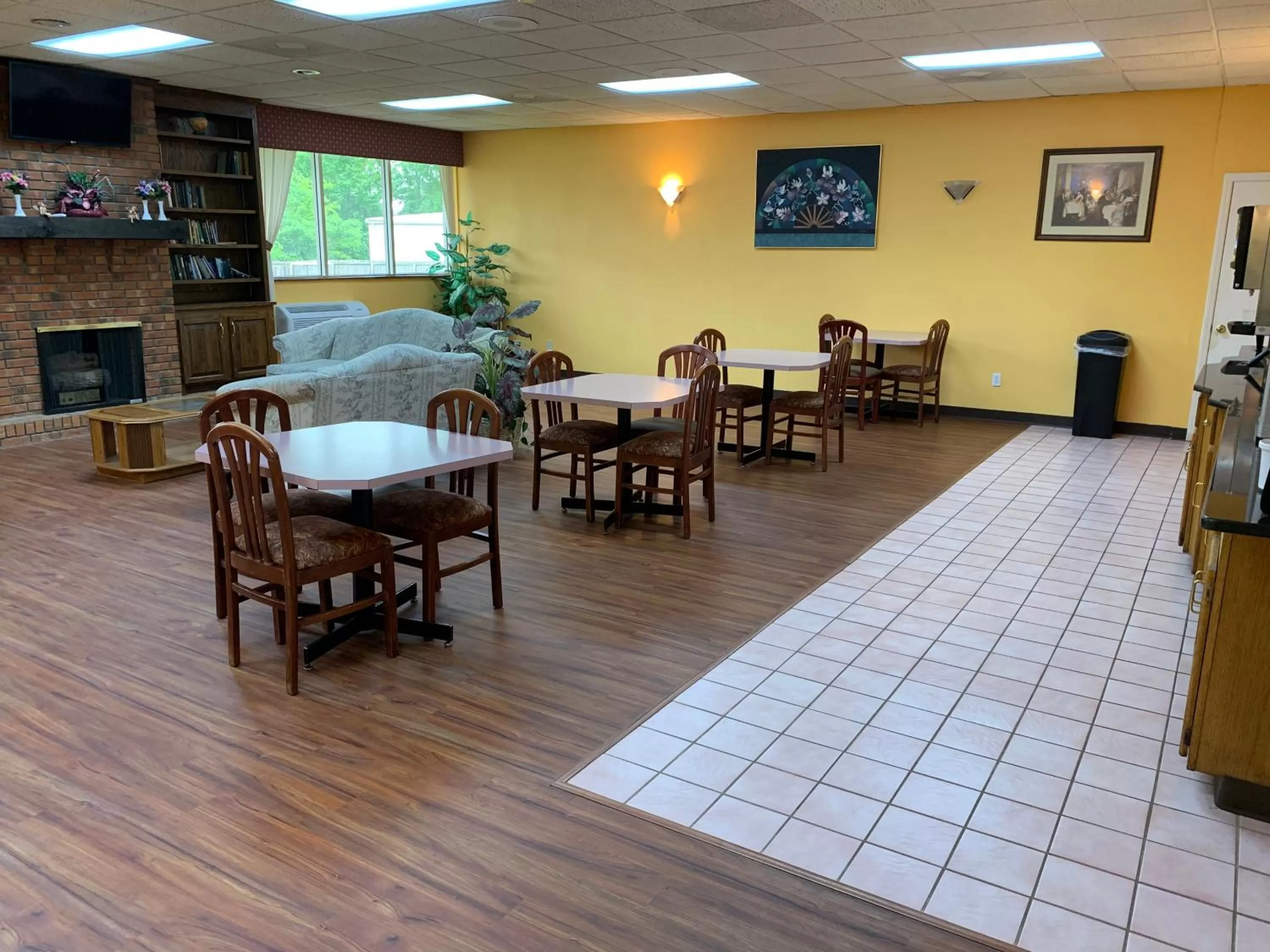 Breakfast in Super 8 by Wyndham Gaffney