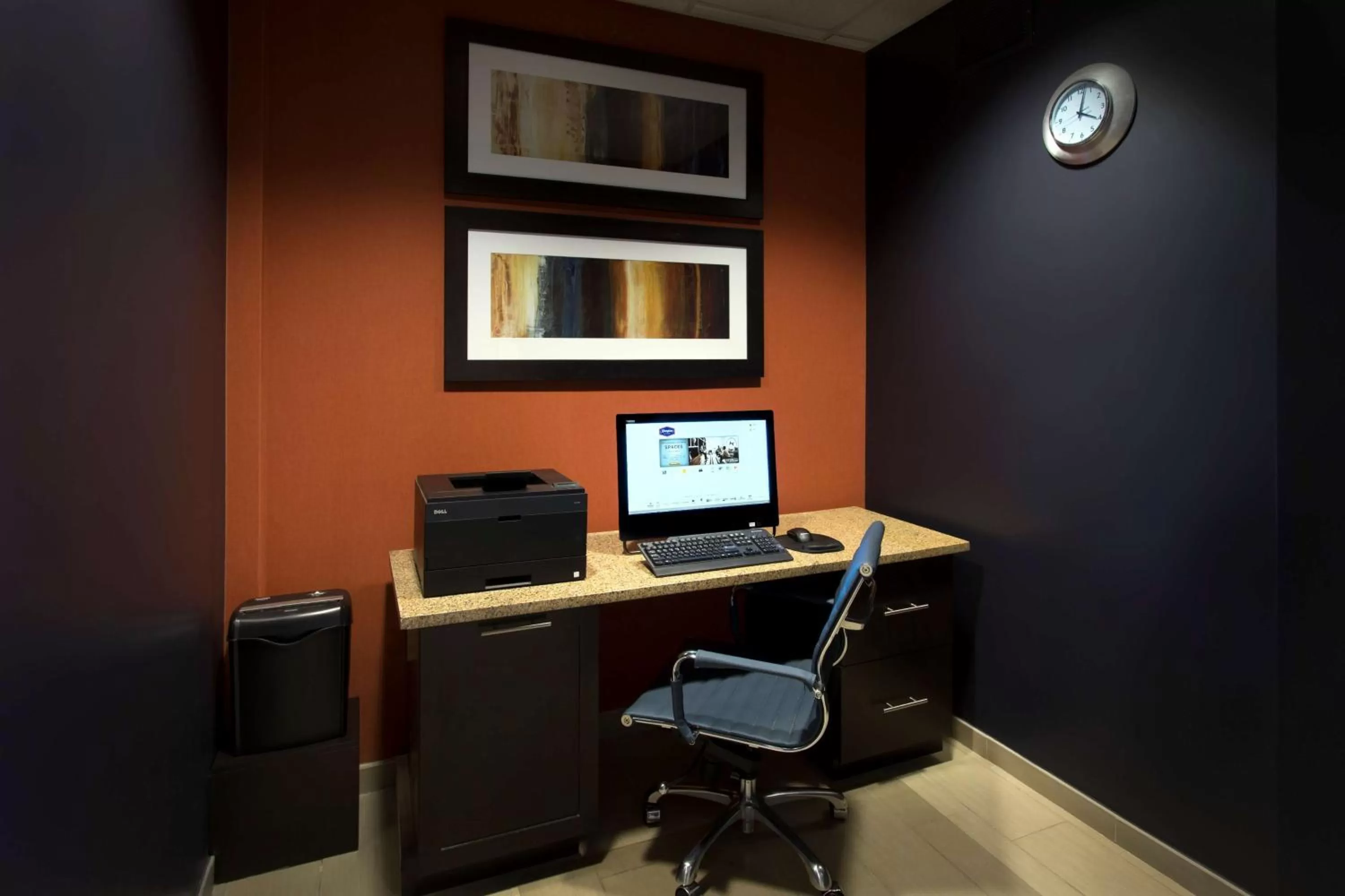 Business facilities in Hampton Inn Troy