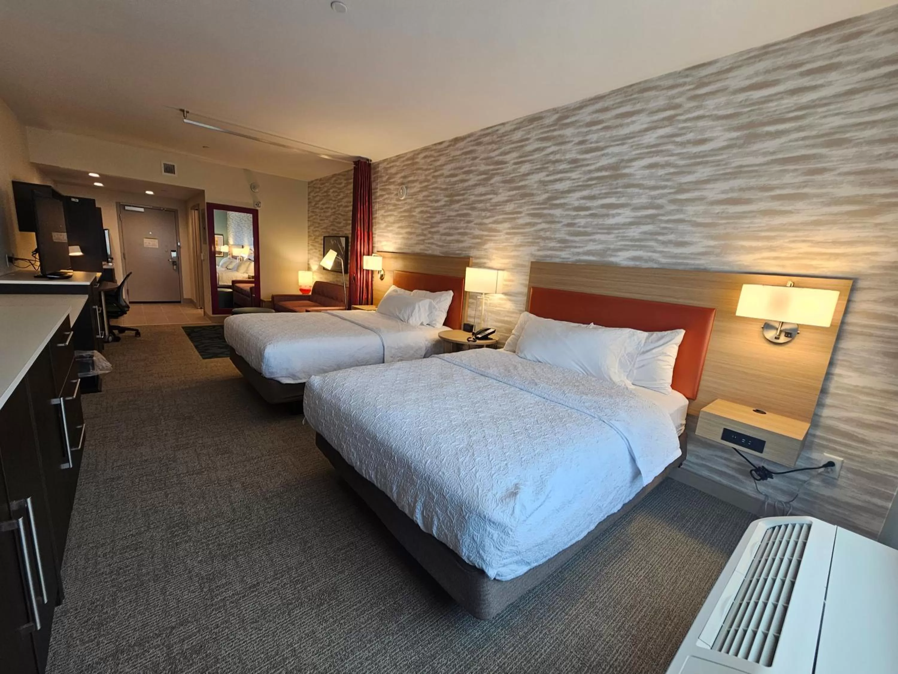 Bed in Home2 Suites By Hilton Allentown Bethlehem Airport