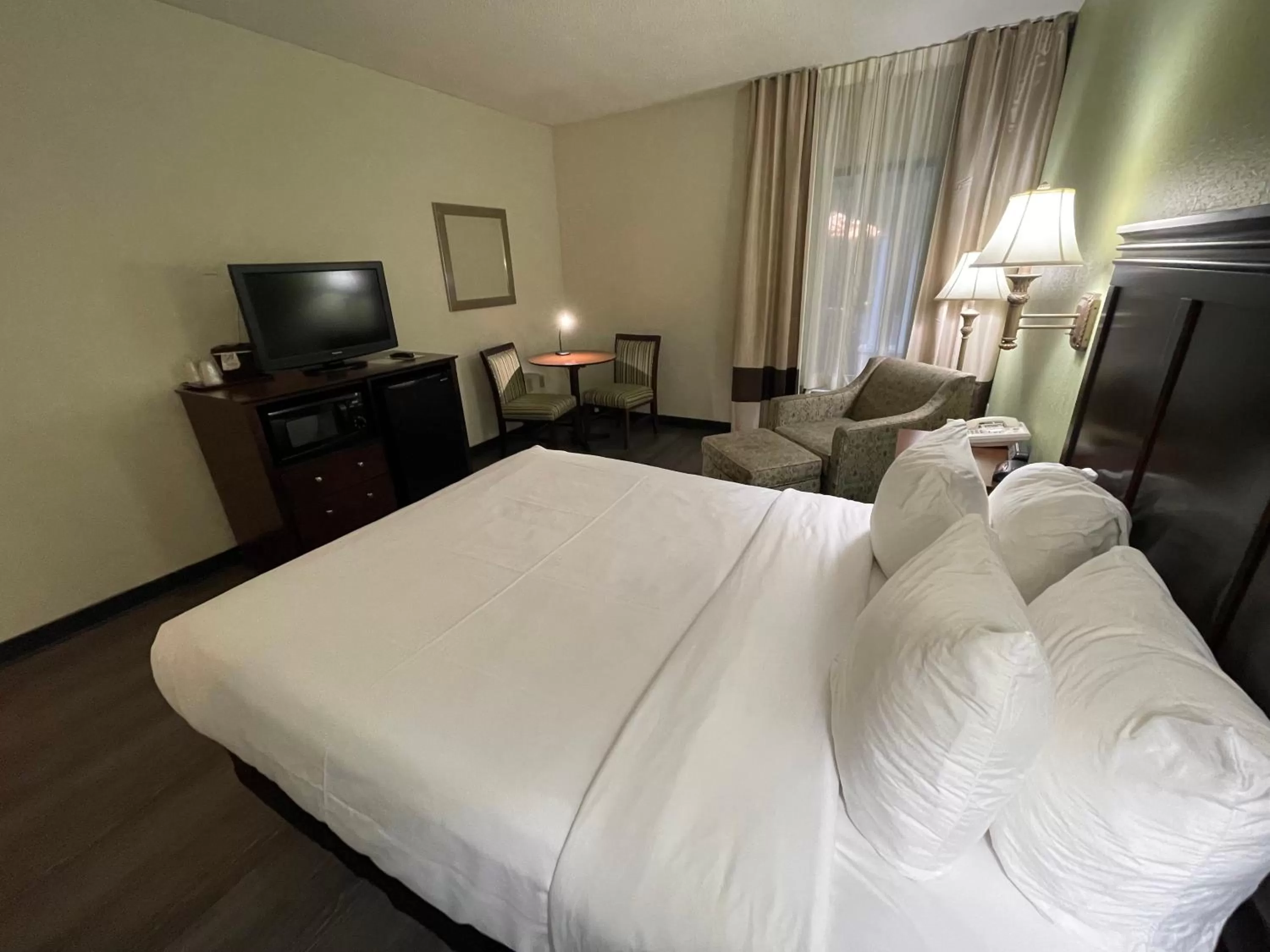 Bed in Comfort Inn Pinehurst - Southern Pines