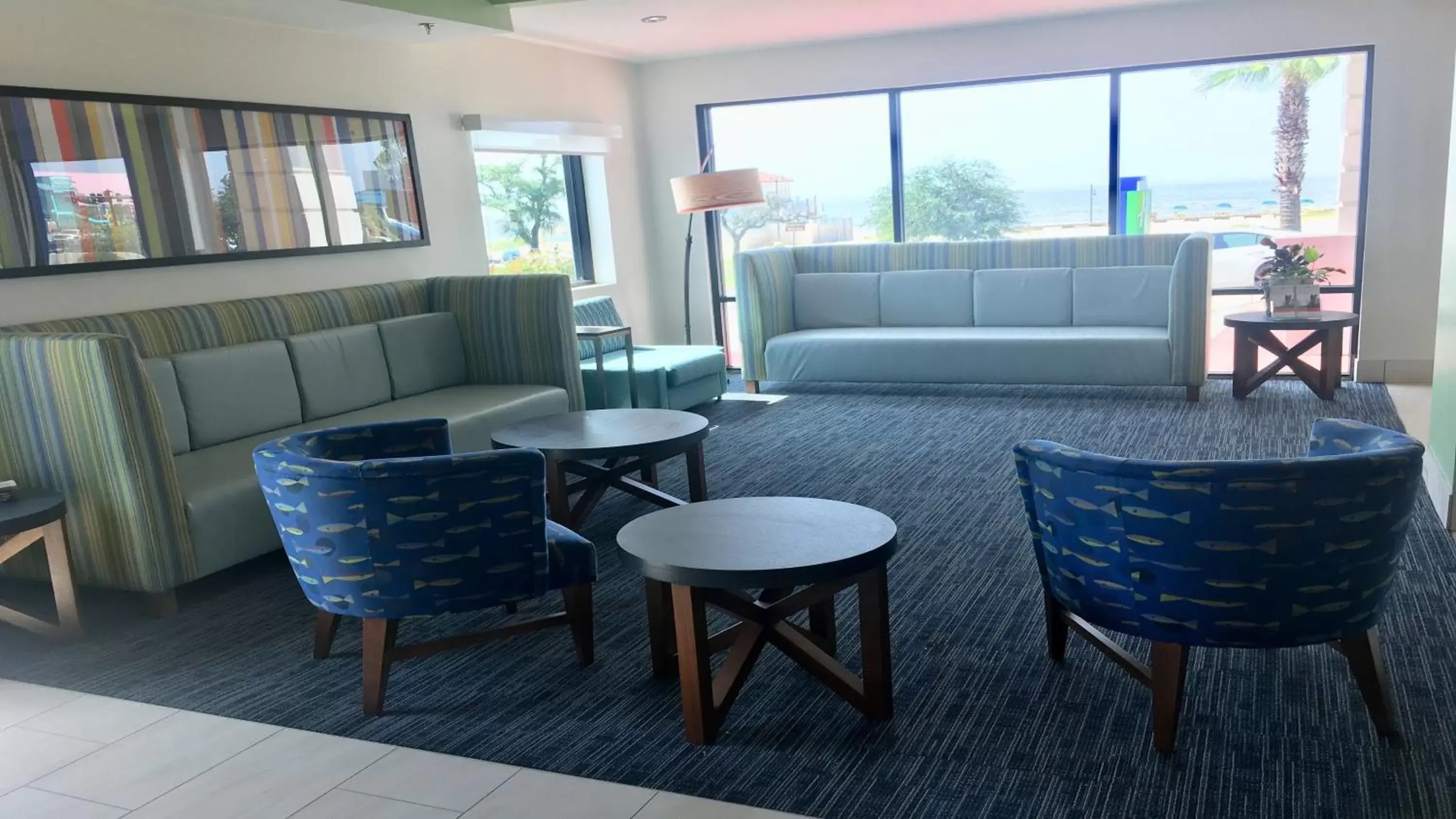 Lobby or reception, Seating Area in Holiday Inn Express - Biloxi - Beach Blvd, an IHG Hotel