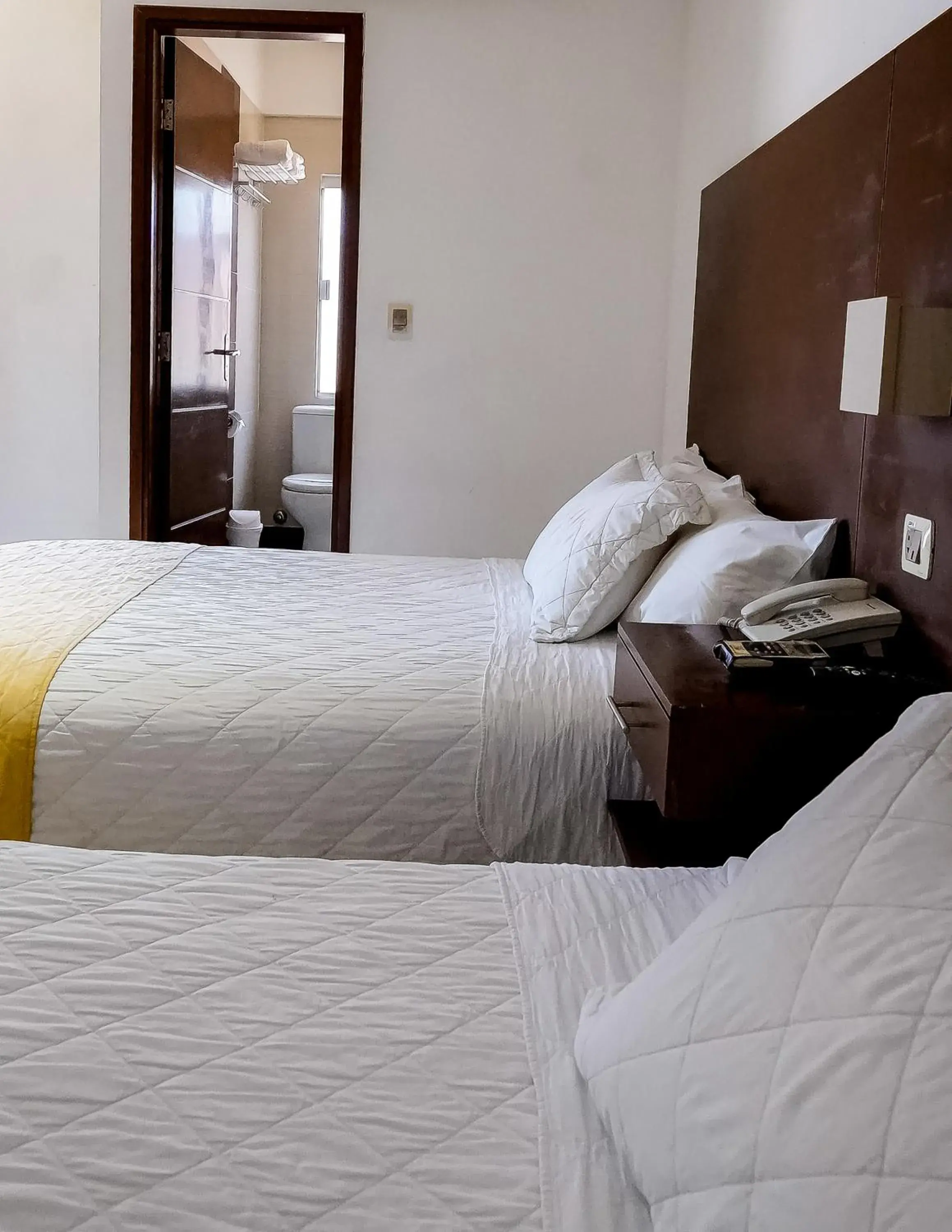 Large Twin Room - single occupancy in Prince Hotel Large Twin Room - single occupancy in Prince Hotel