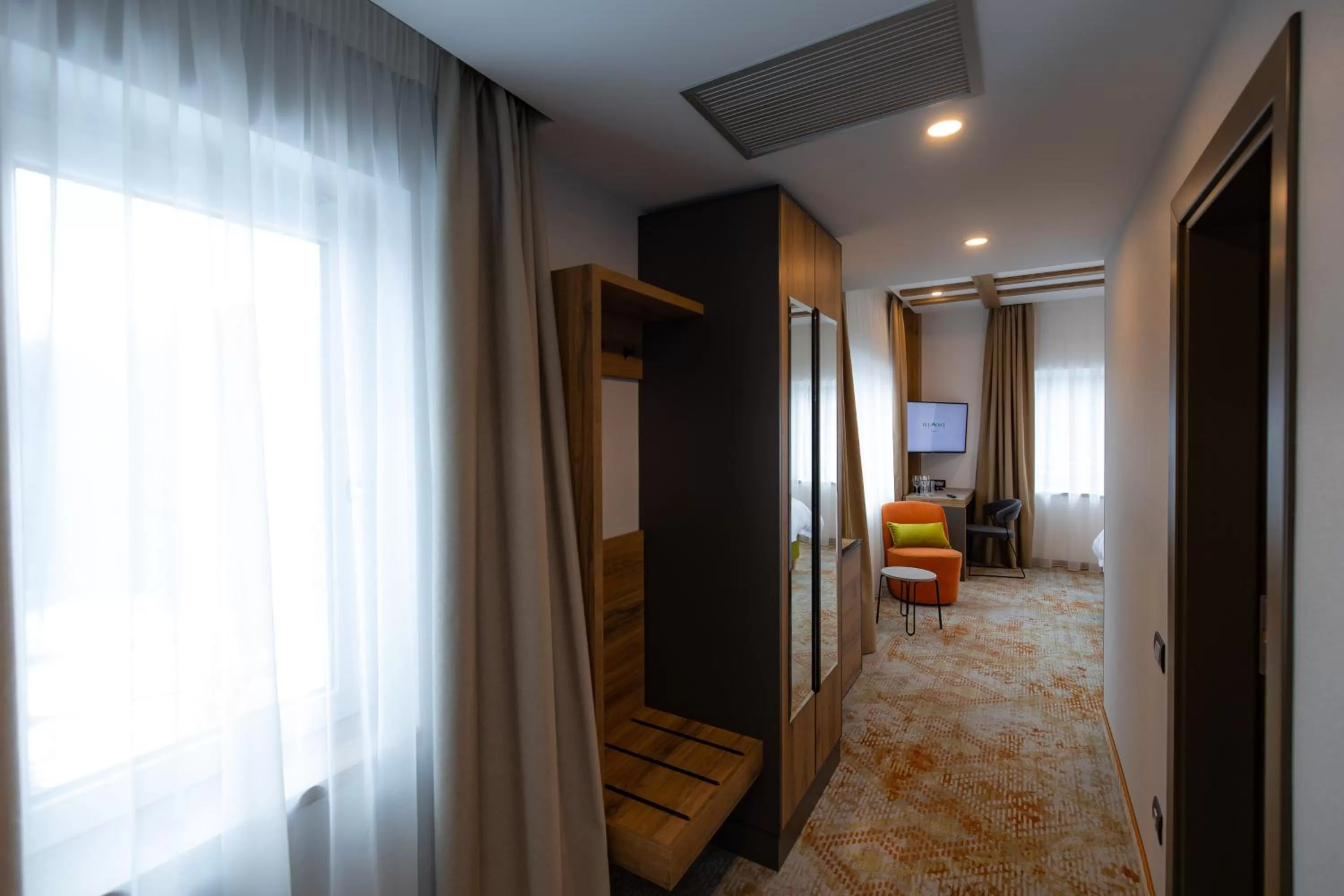 Seating area, Bathroom in Hotel Belmont
