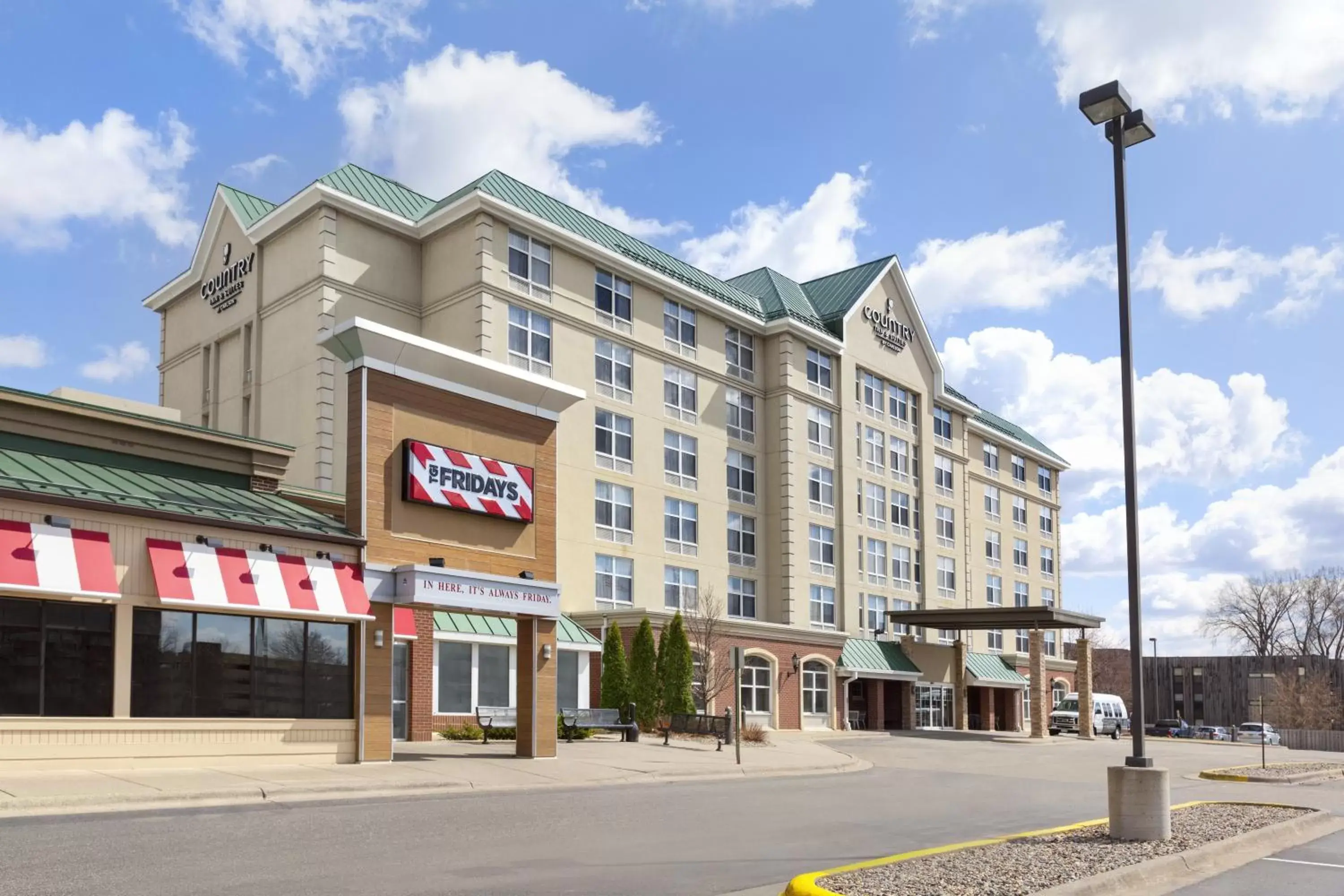 Restaurant/places to eat, Property Building in Country Inn & Suites by Radisson, Bloomington at Mall of America, MN