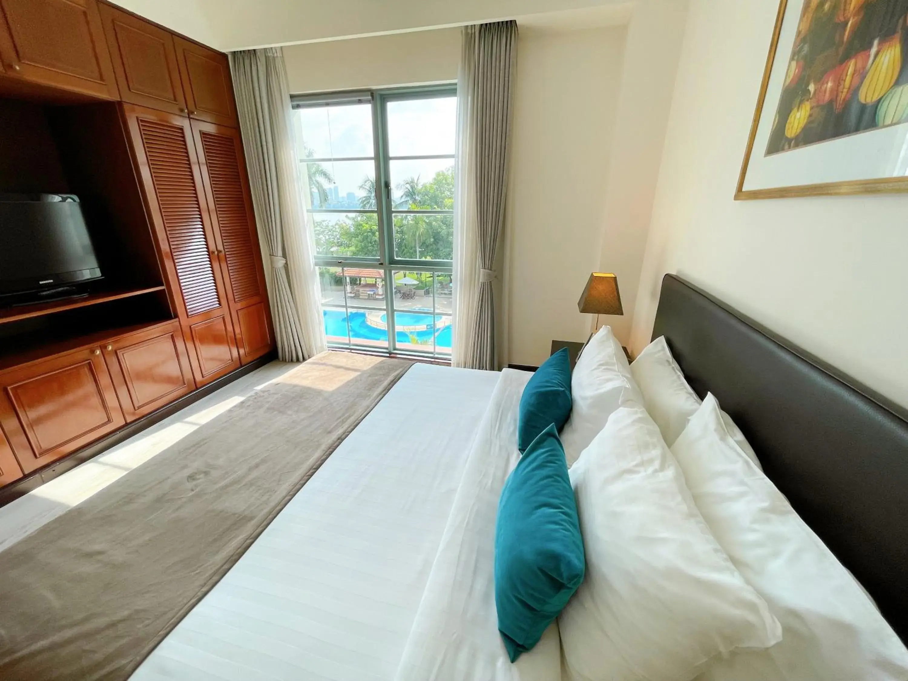 Bedroom, Bed in Diamond Westlake Suites
