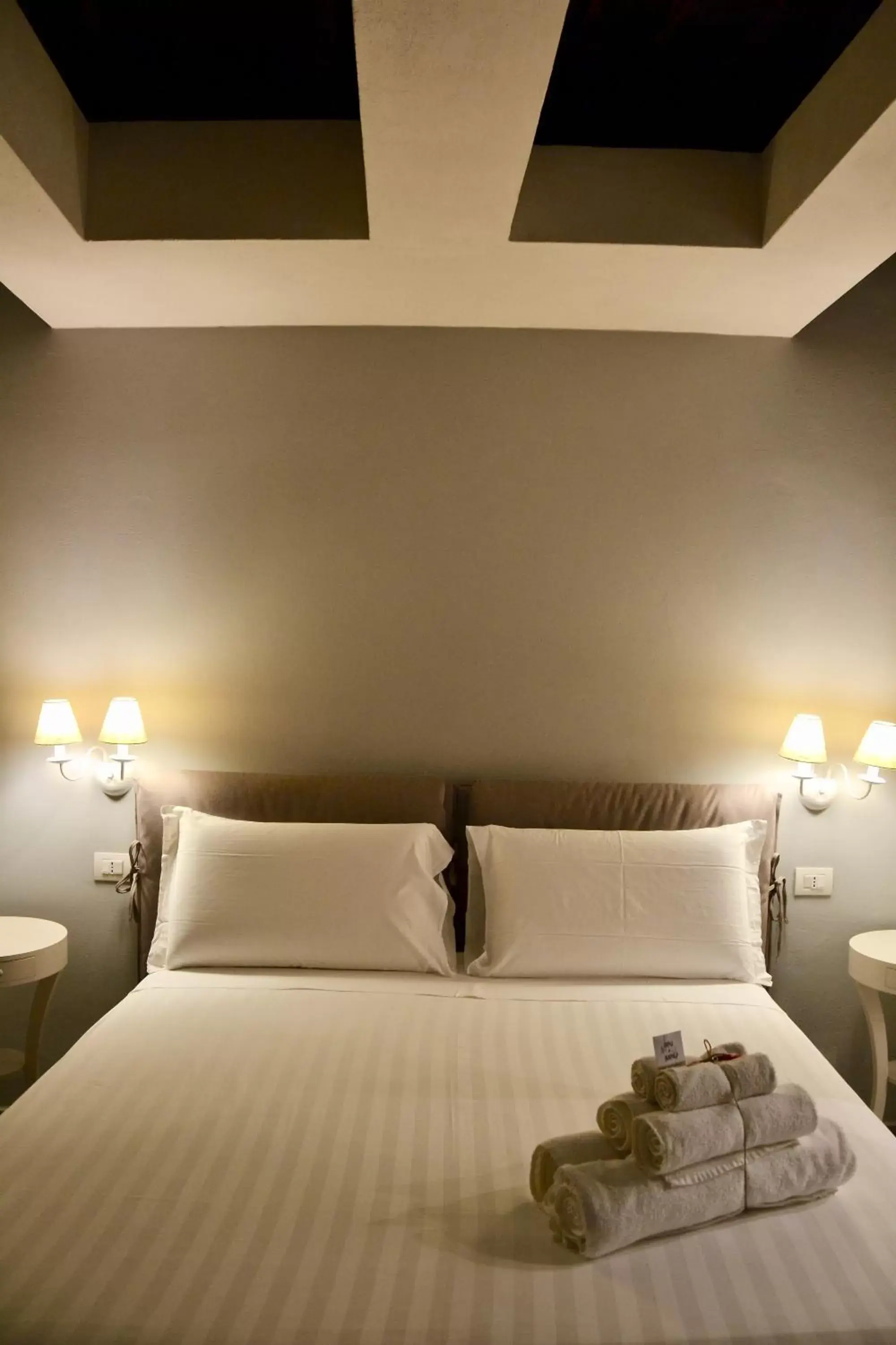 Bedroom, Bed in Vicoli di Napoli B&B
