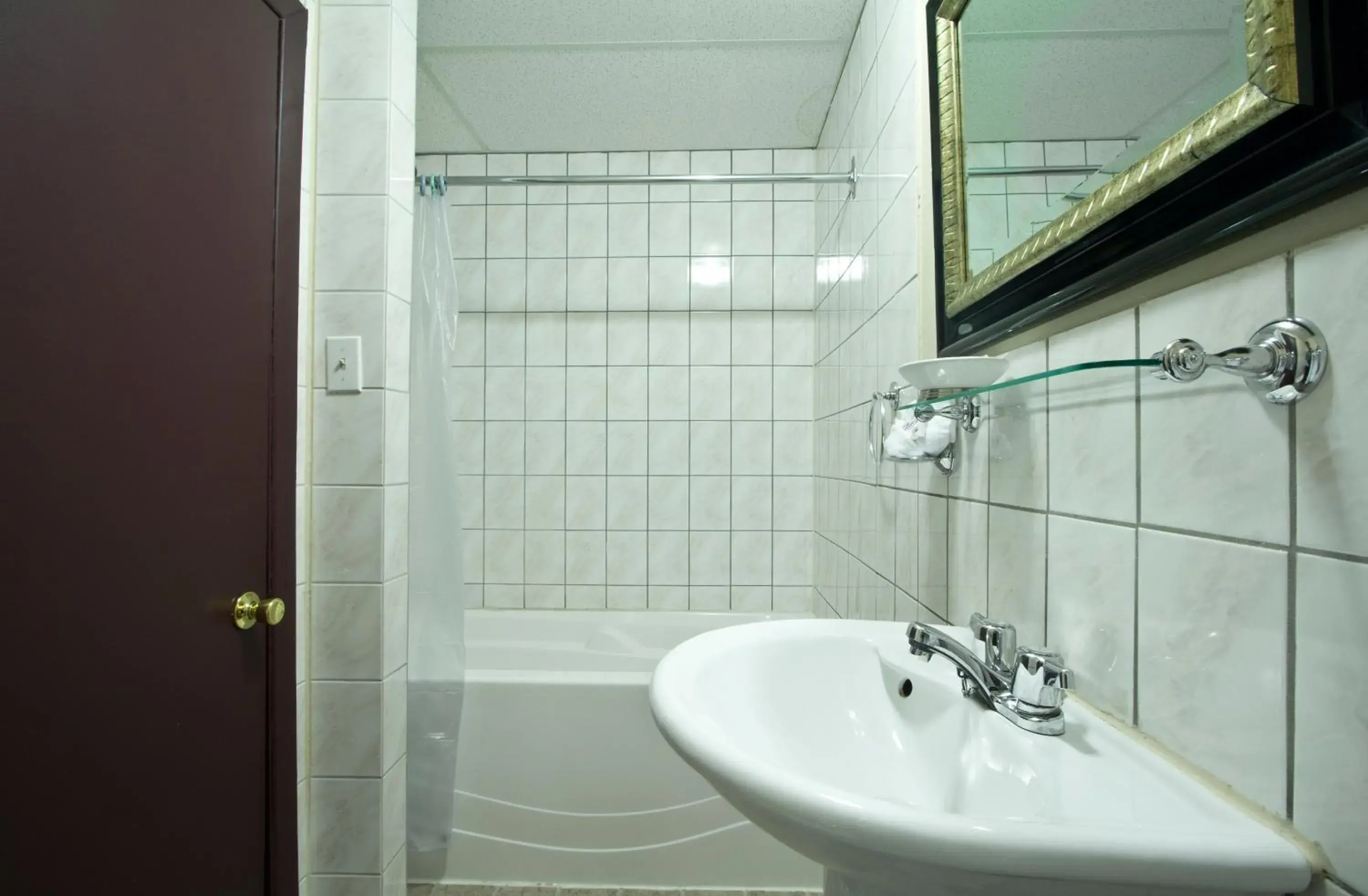 Bathroom in Hotel Bon Accueil