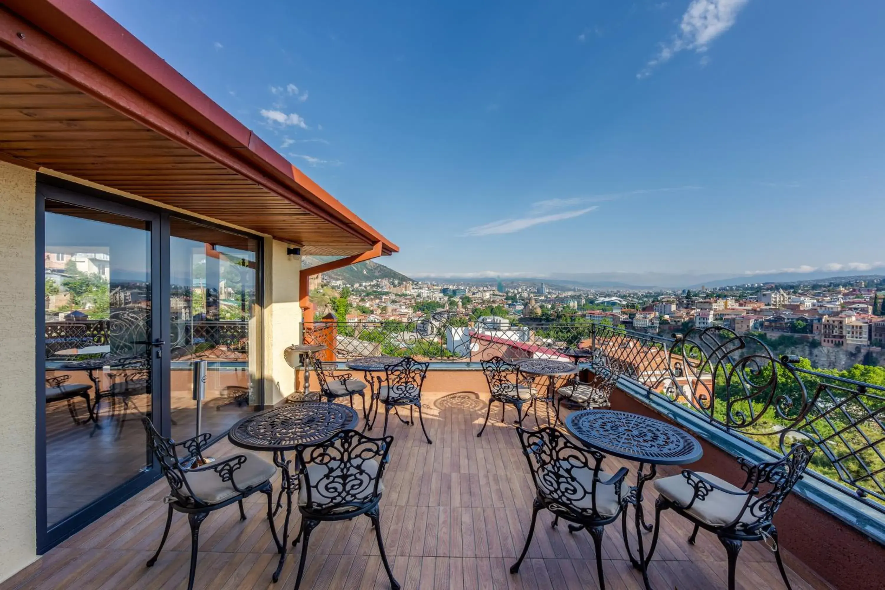 Restaurant/places to eat, Balcony/Terrace in Sole Palace Tbilisi