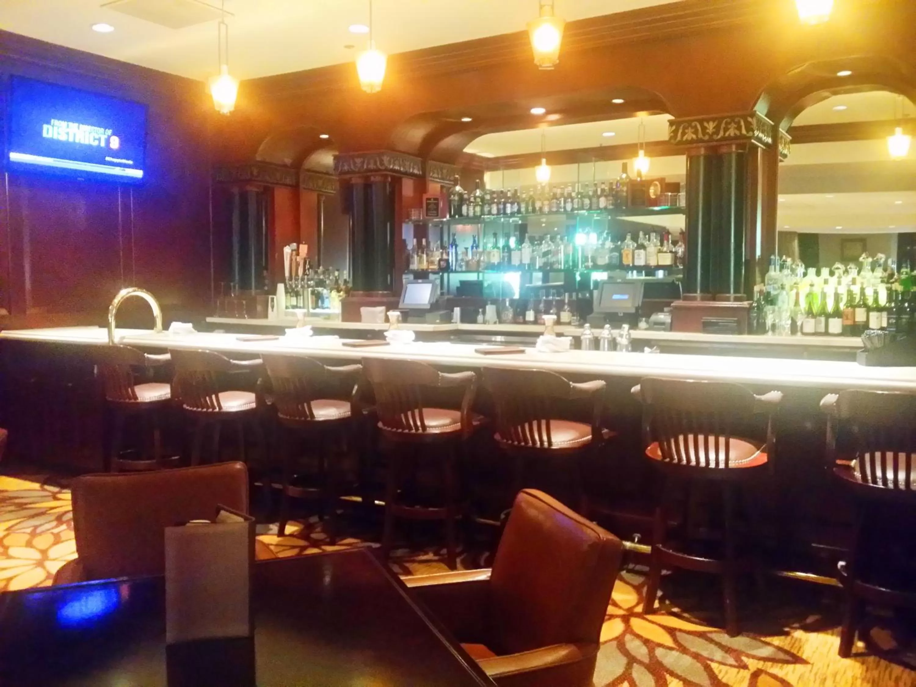 Restaurant/places to eat in Anaheim Majestic Garden Hotel