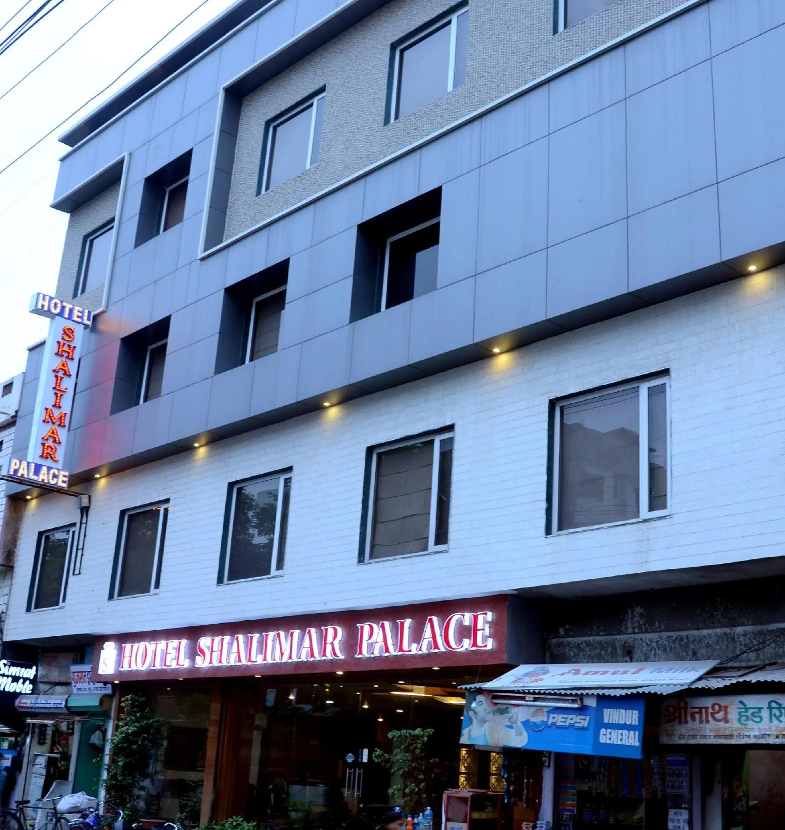 Property building in Hotel Shalimar Palace