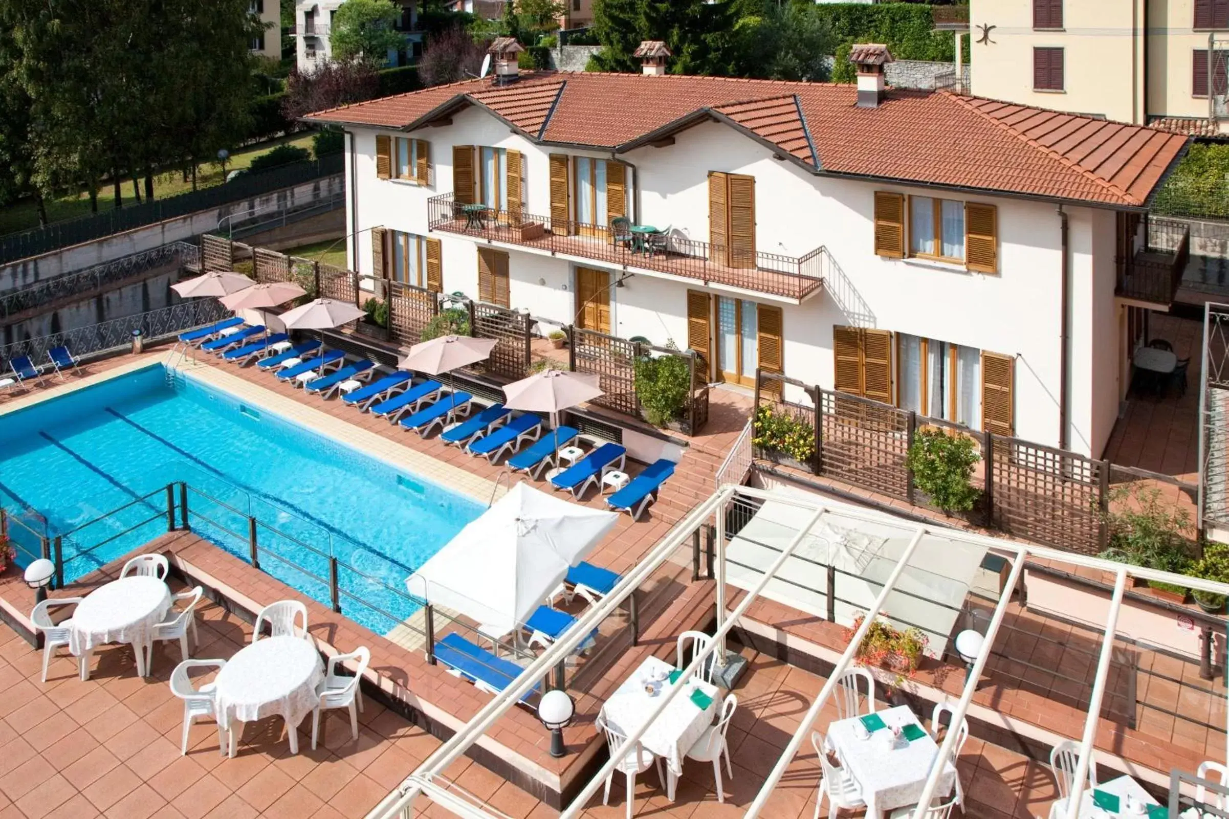 Facade/entrance, Pool View in Hotel Lenno