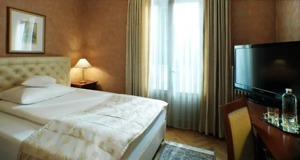 Bed in Grand Hotel Toplice - Small Luxury Hotels of the World