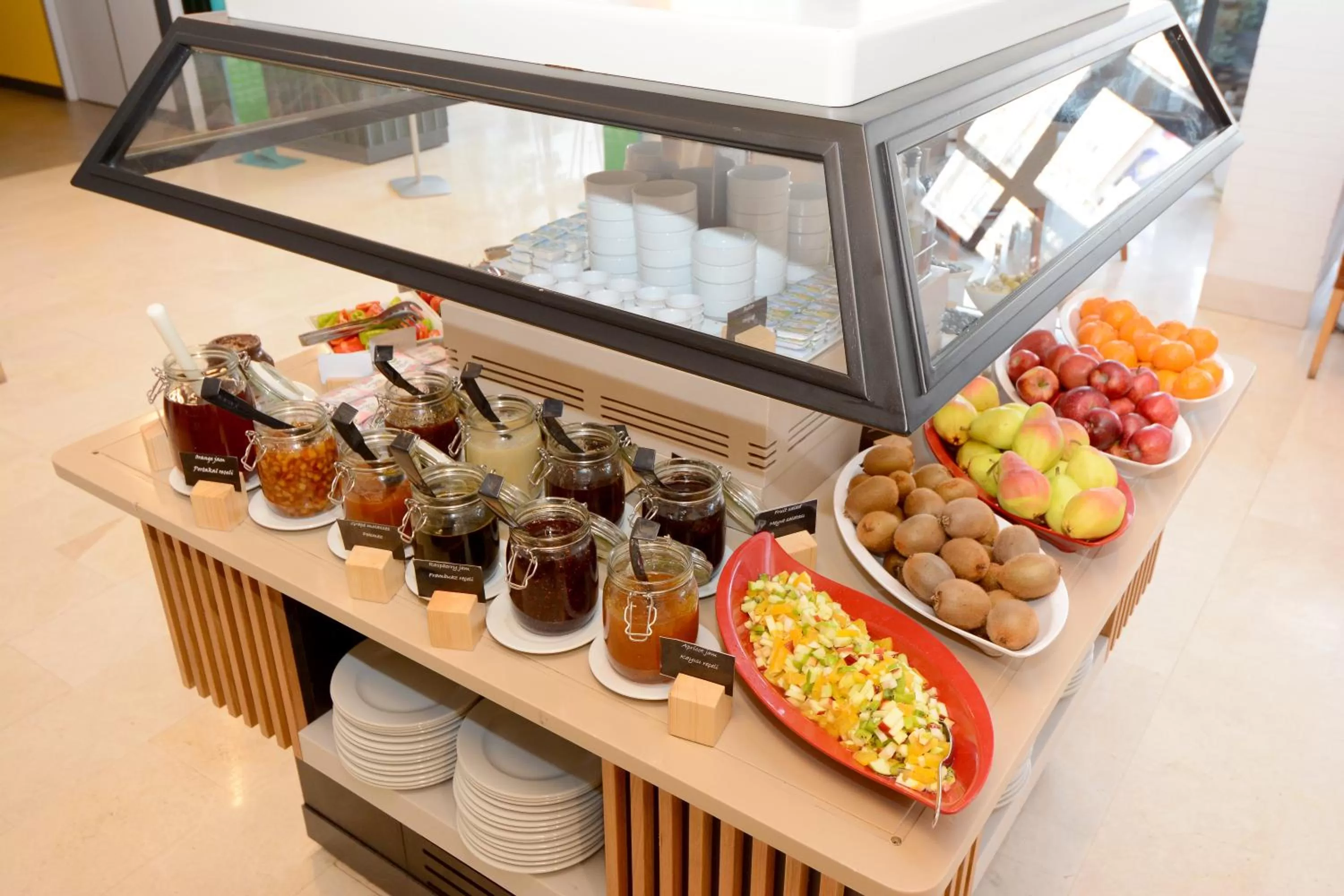 Restaurant/places to eat in Holiday Inn Istanbul City by IHG