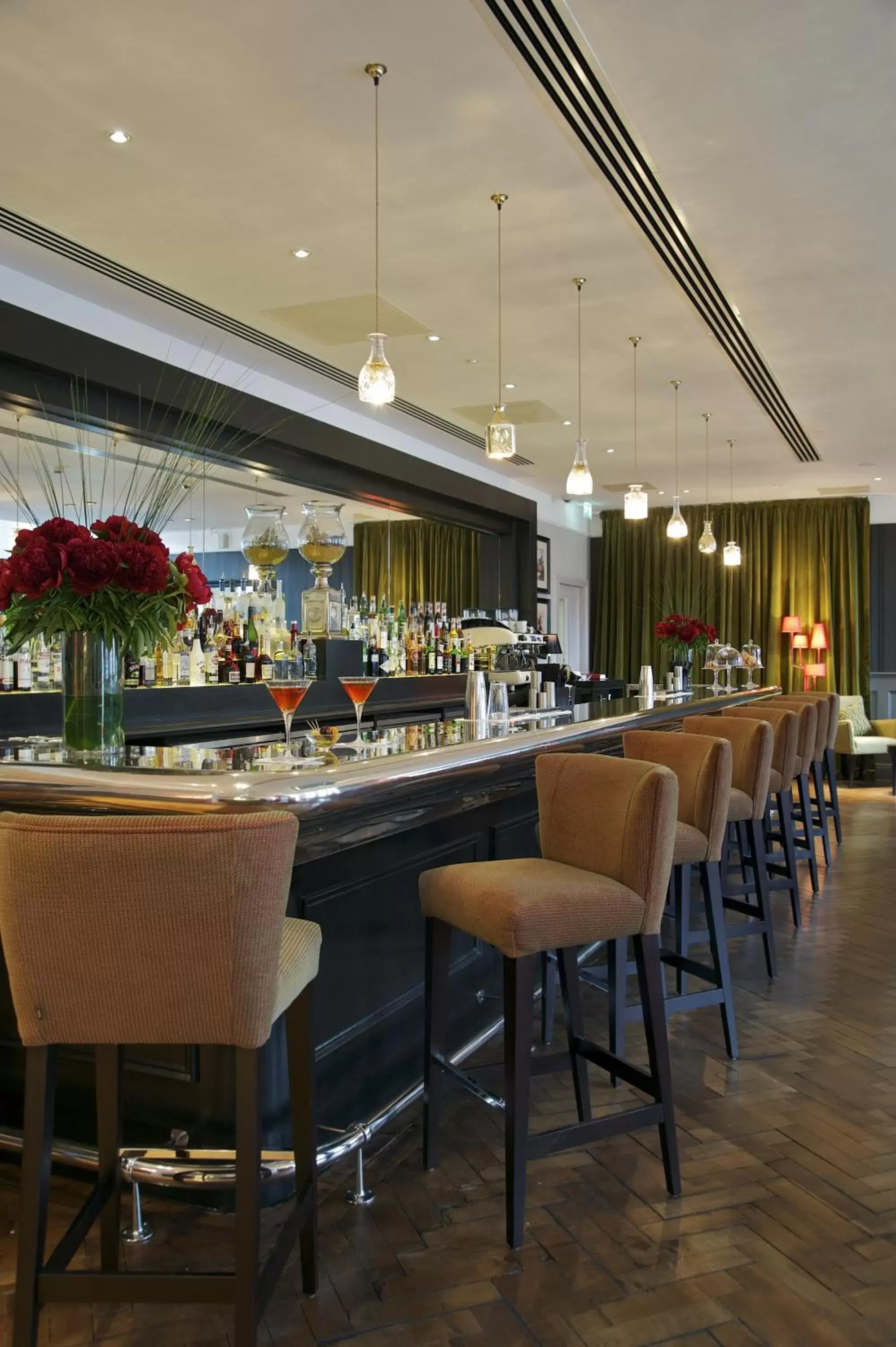Lounge or bar, Restaurant/Places to Eat in London Bridge Hotel 