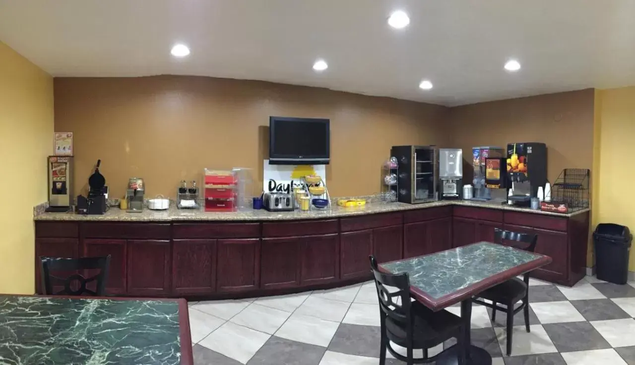 Continental breakfast, Restaurant/Places to Eat in Days Inn by Wyndham Medford
