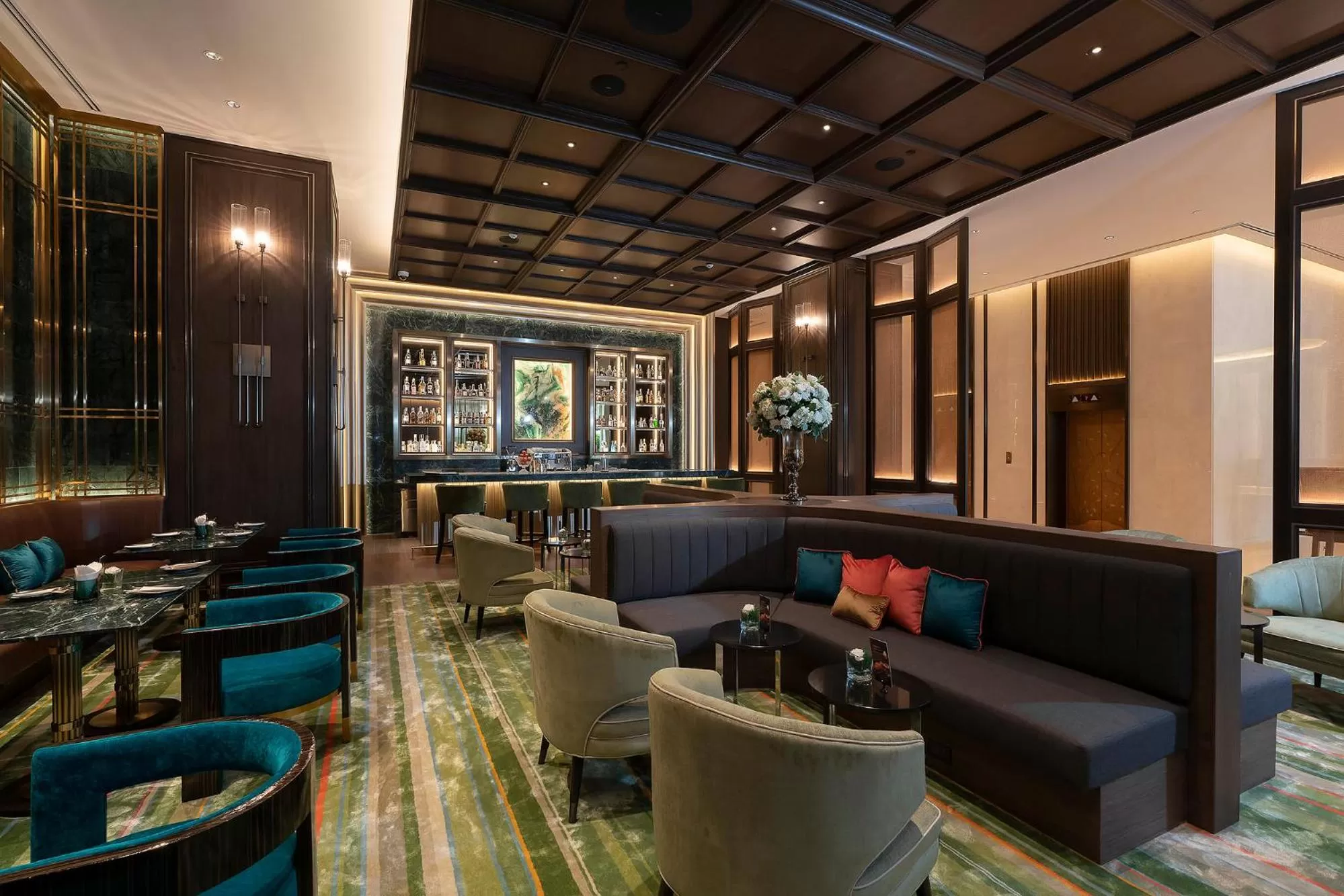 Lounge or bar in The Landmark Bangkok