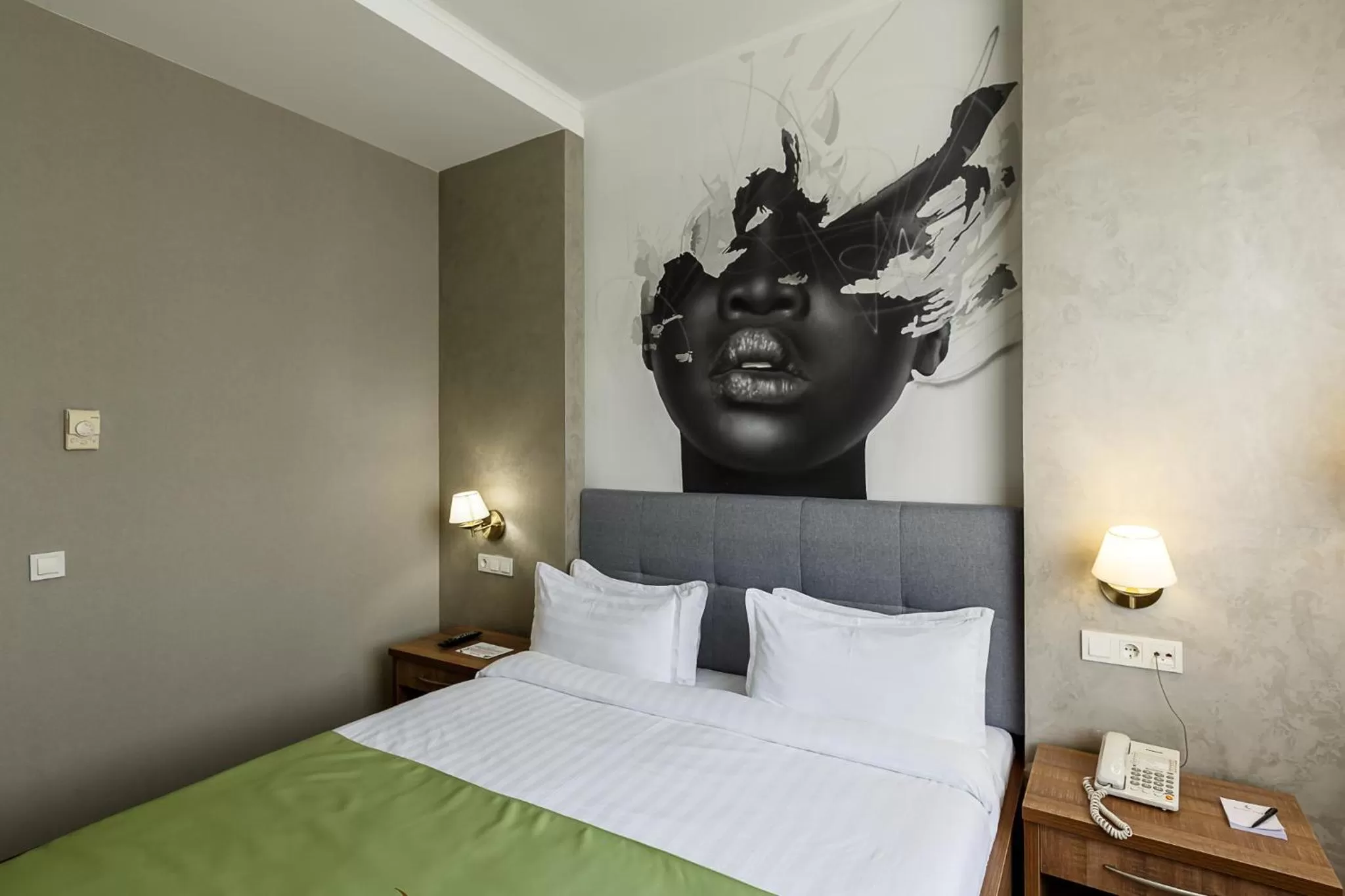 Bed in Renion Hills Hotel