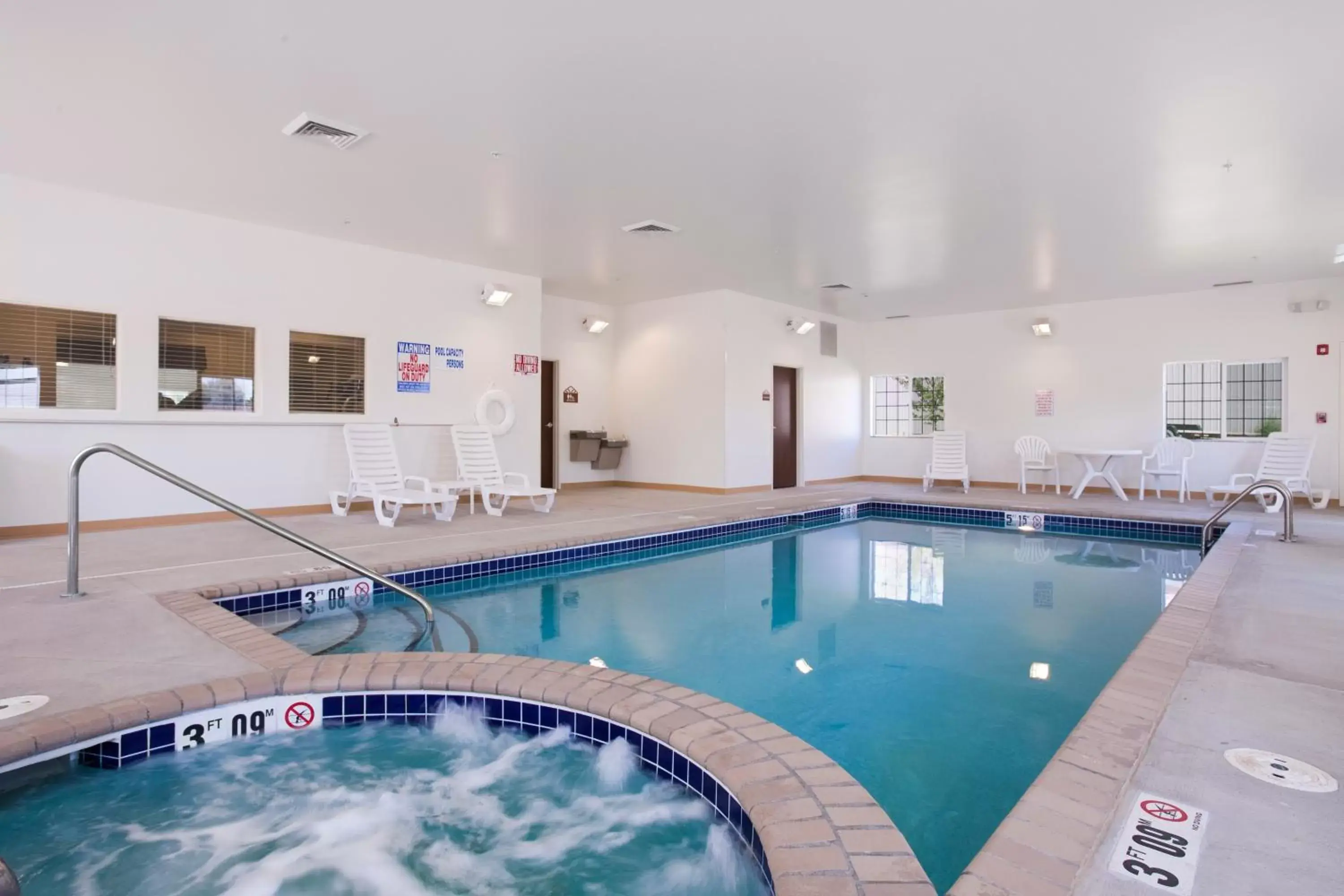 Swimming Pool in Microtel Inn & Suites