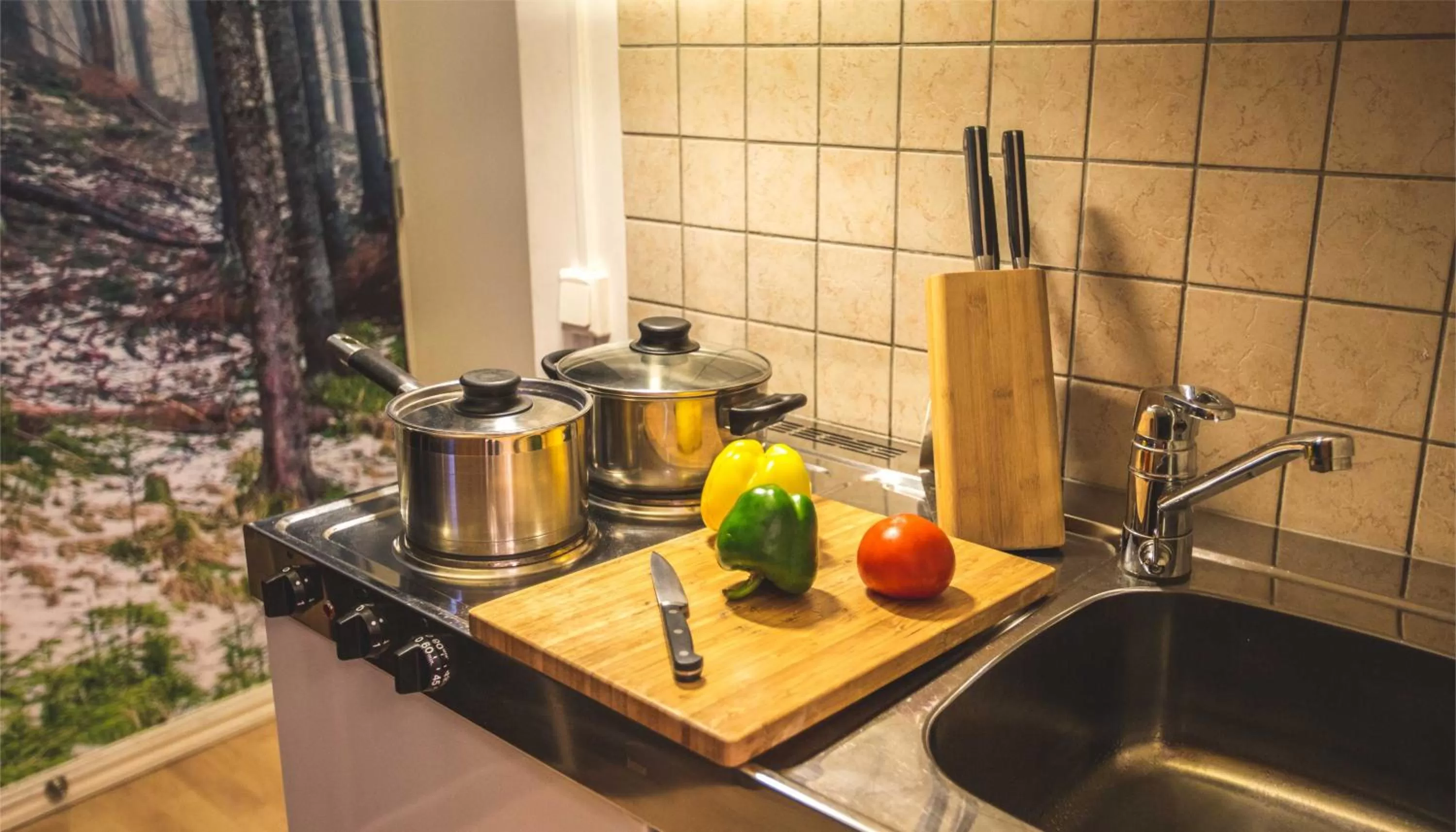 Kitchen or kitchenette in Central City Apartments