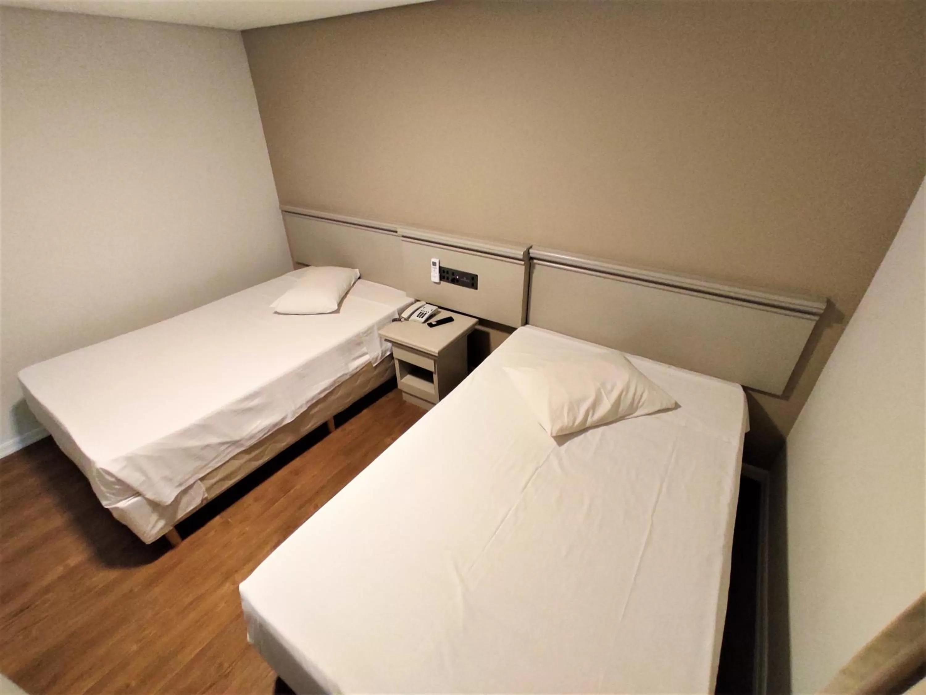 Bedroom, Bed in Granville Hotel