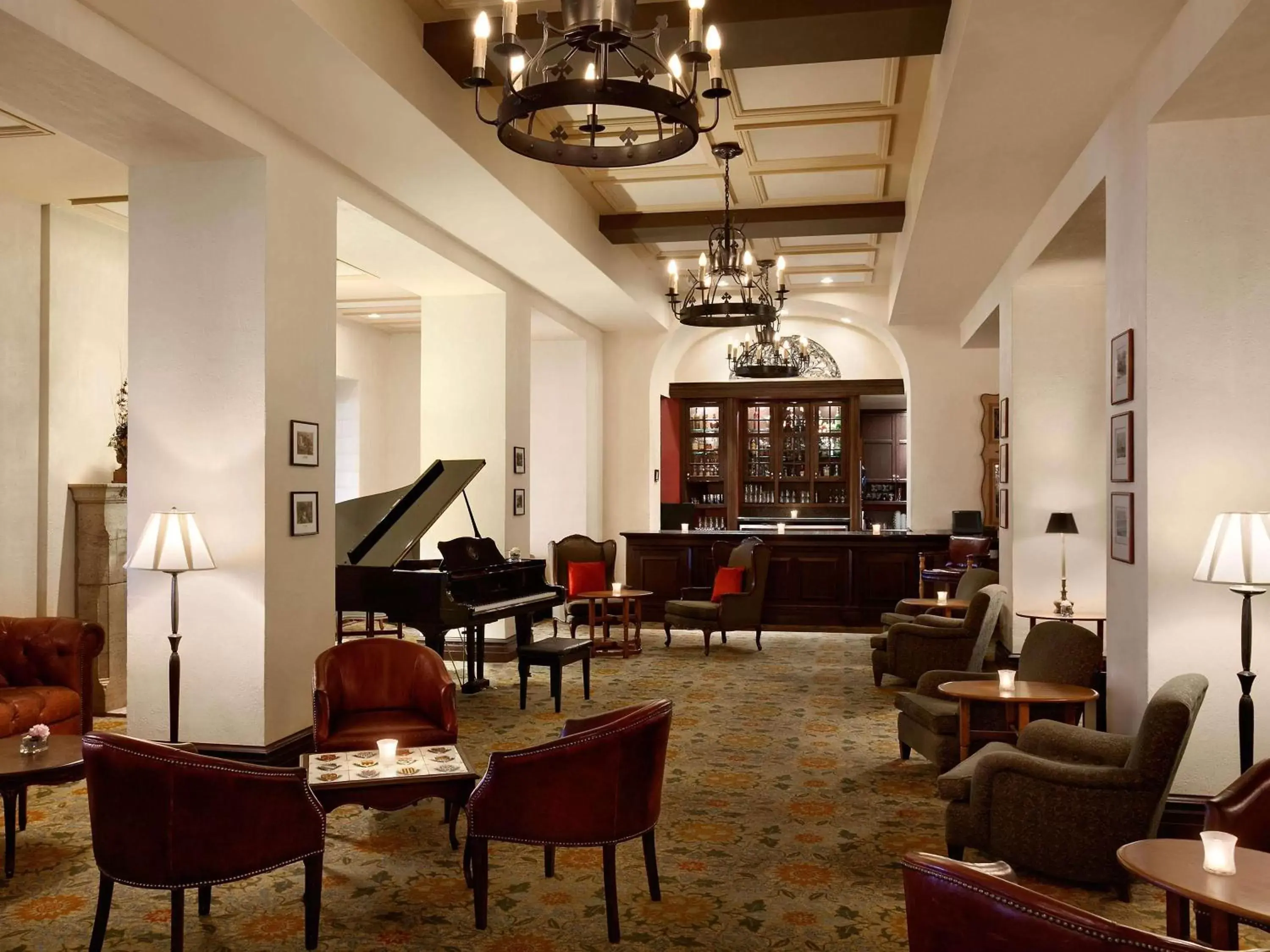 Lounge or bar, Lounge/Bar in Fairmont Le Manoir Richelieu