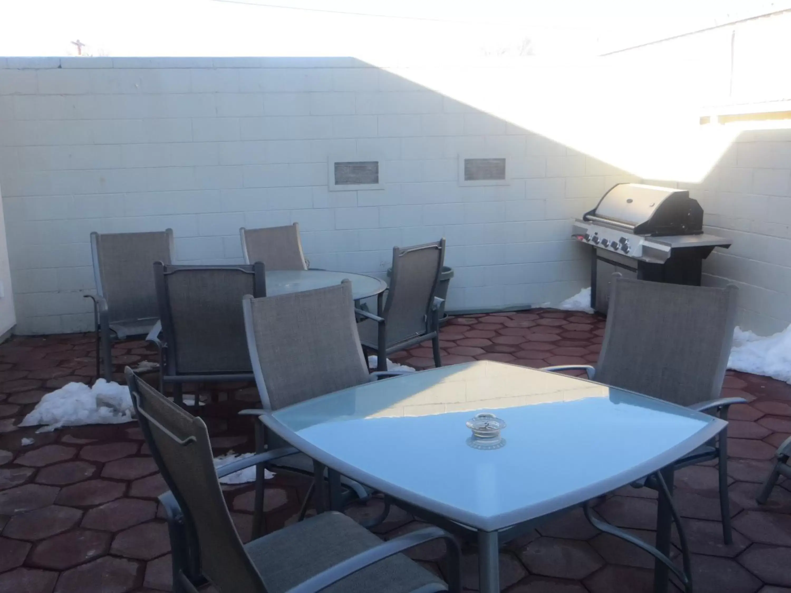 Lounge or bar in Days Inn by Wyndham Kimball Lounge or bar in Days Inn by Wyndham Kimball