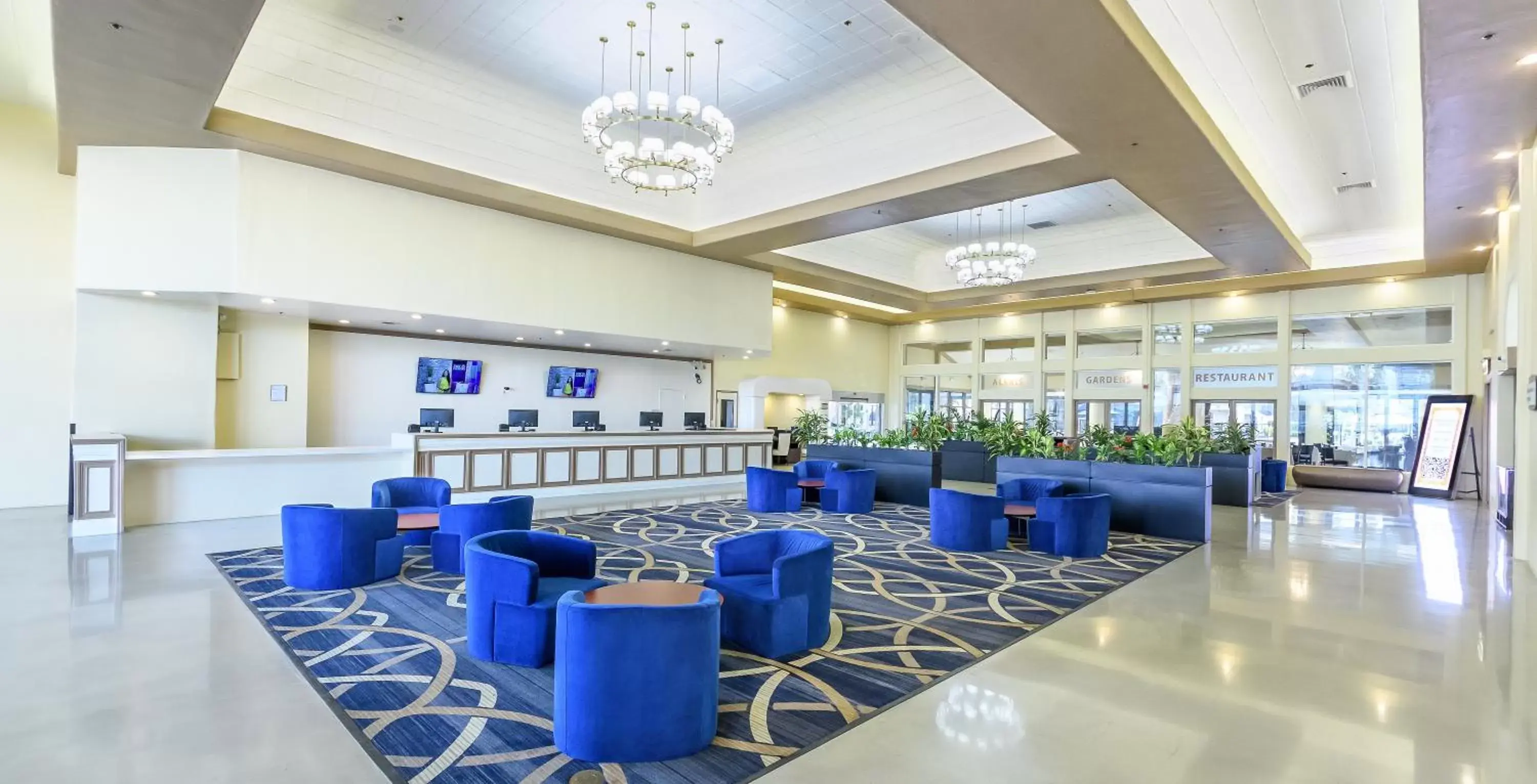 Lobby or reception, Lounge/Bar in Alexis Park All Suite Resort