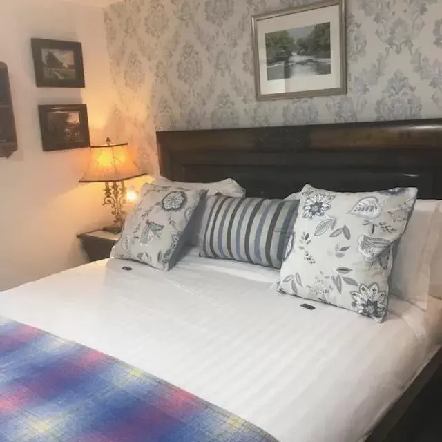 Bed in Crystal Springs B&B