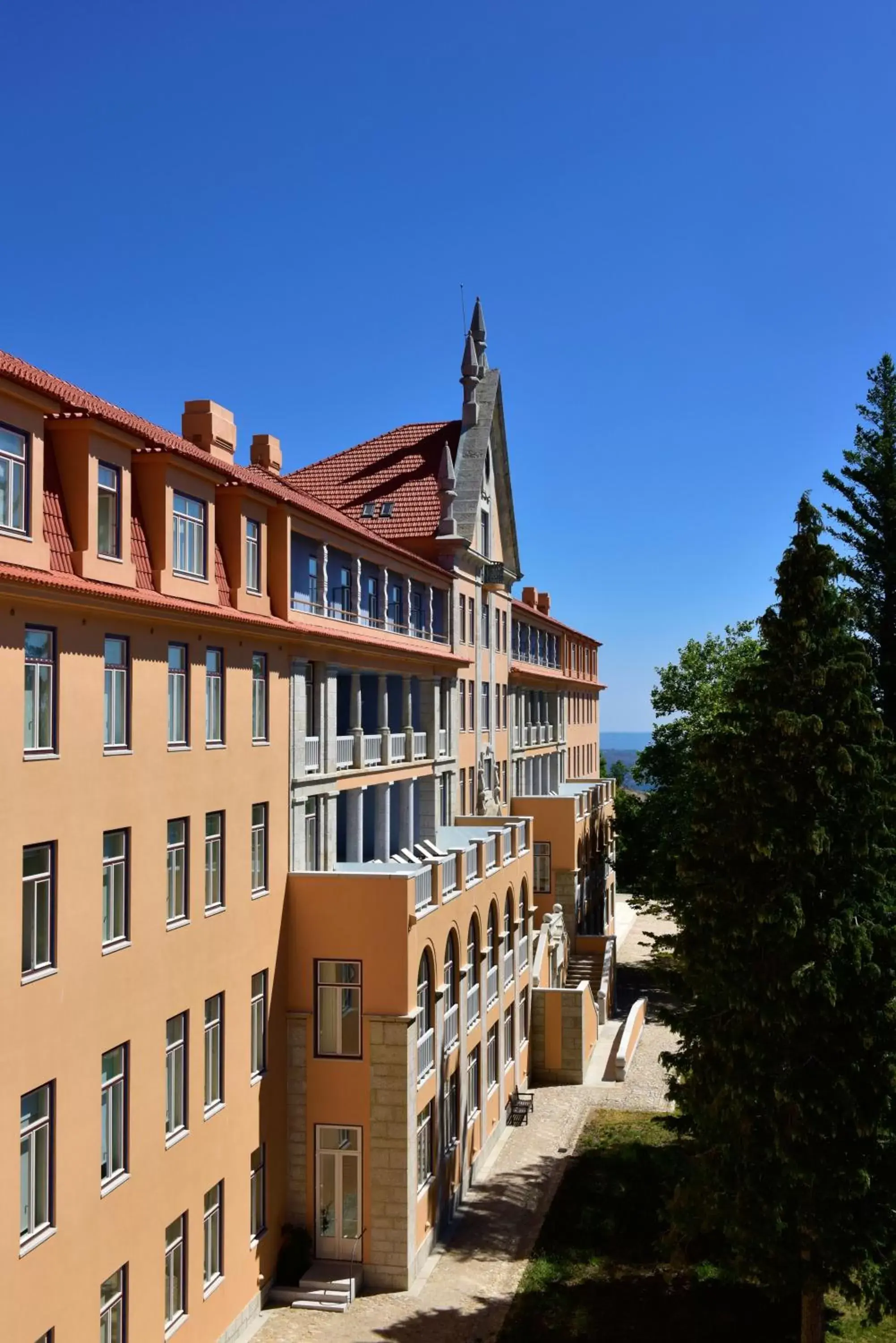 Facade/entrance, Property Building in Pousada da Serra da Estrela