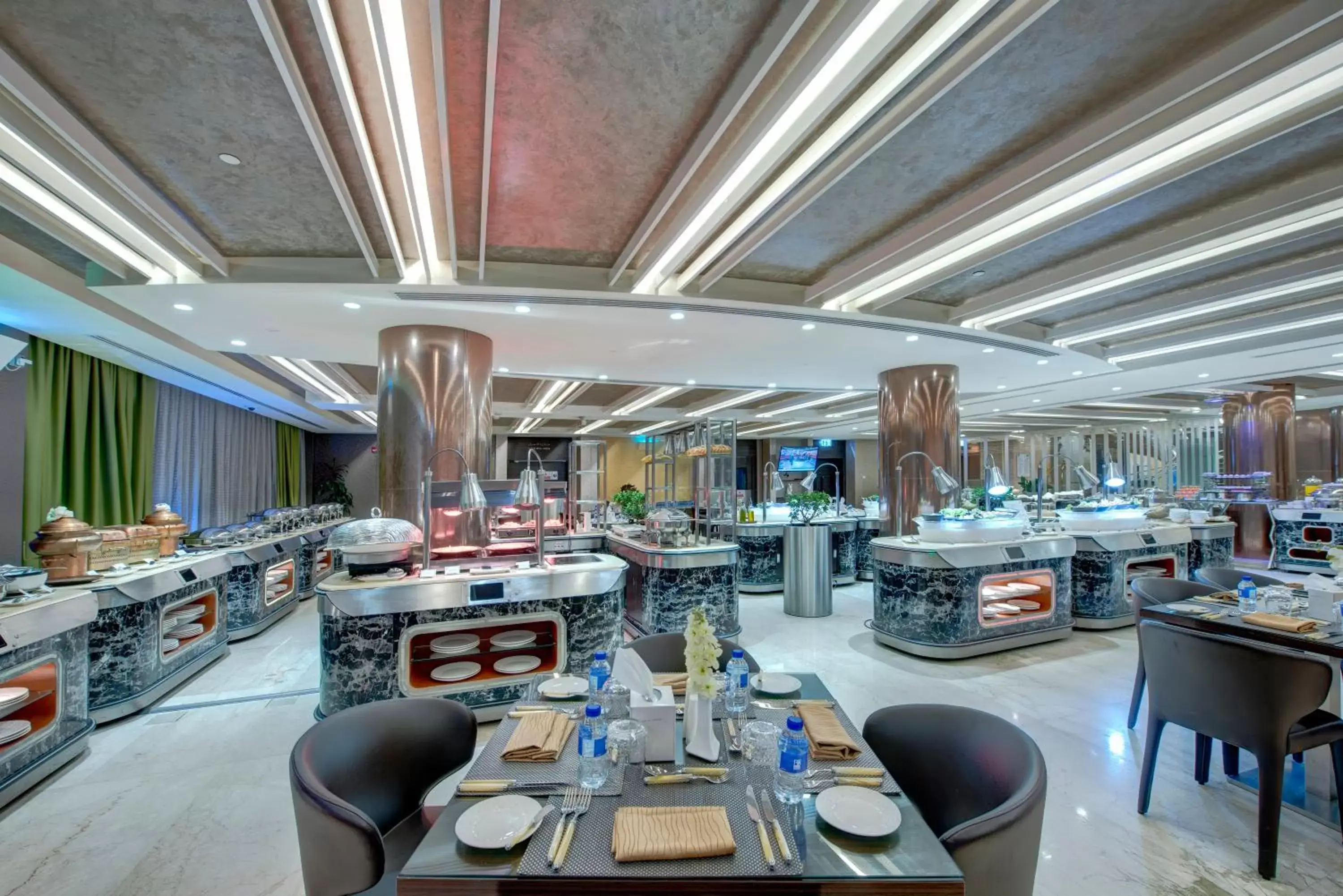 Restaurant/Places to Eat in Remal Hotel