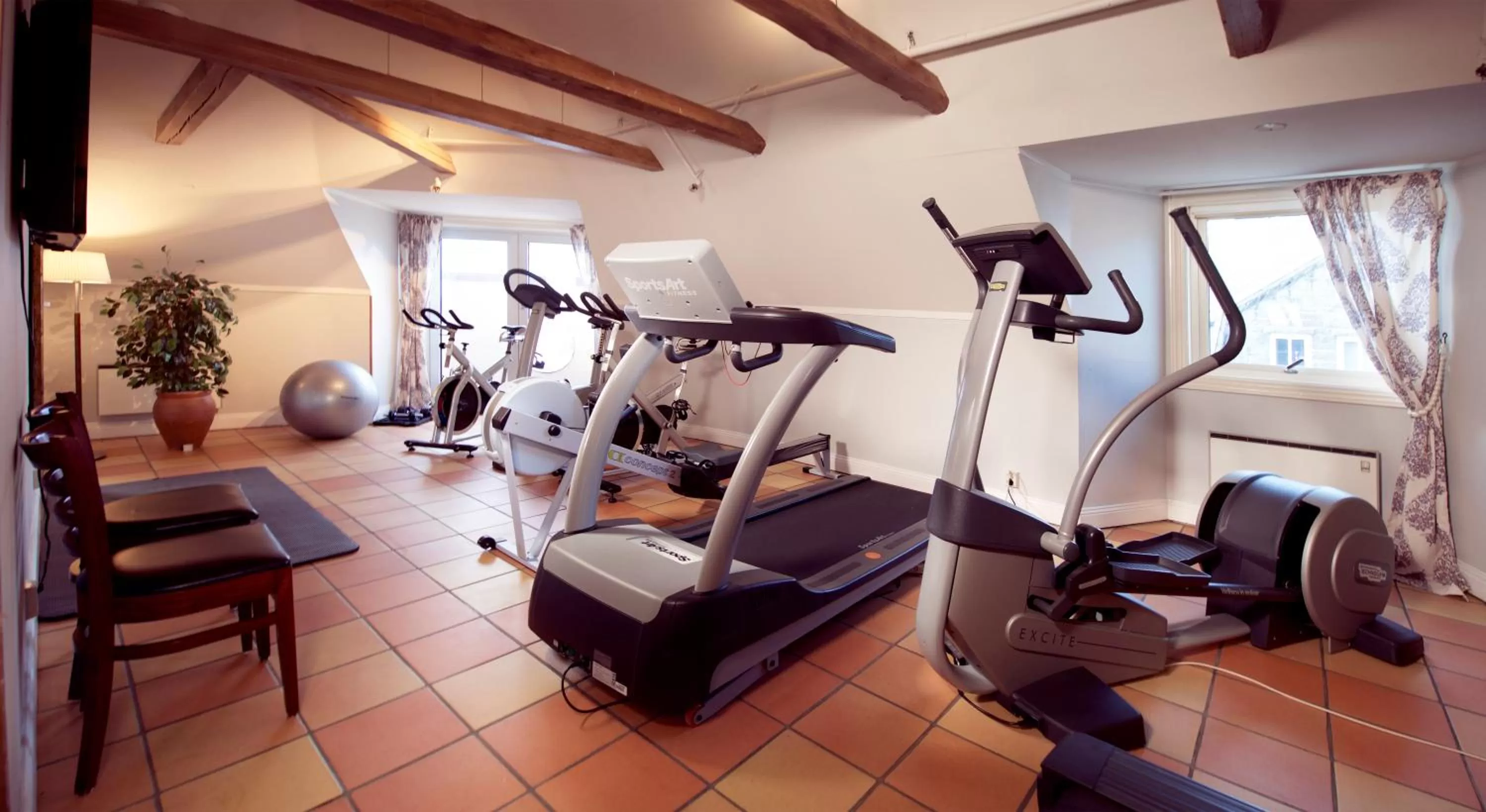 Fitness centre/facilities in Home Hotel Amanda