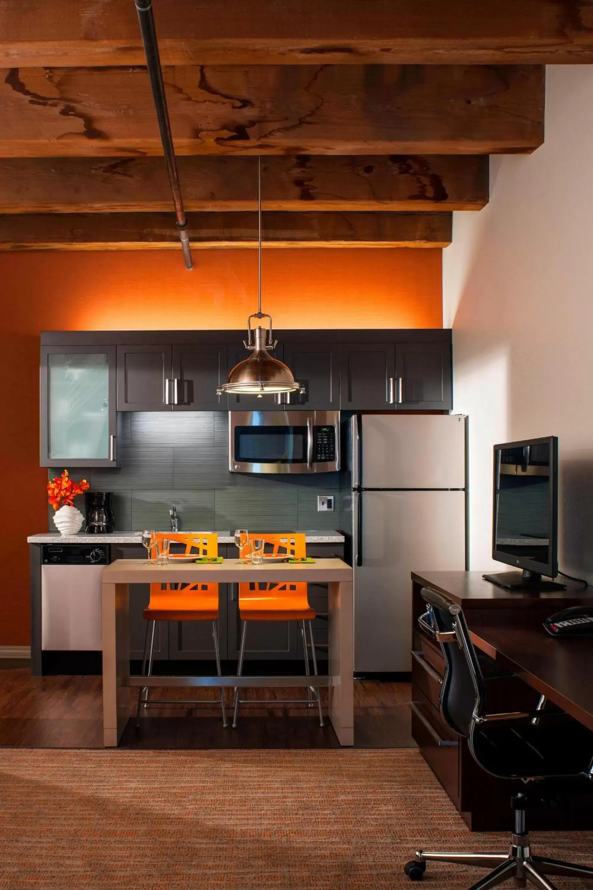 Kitchen or kitchenette, Kitchen/Kitchenette in Residence Inn by Marriott Boston Downtown Seaport