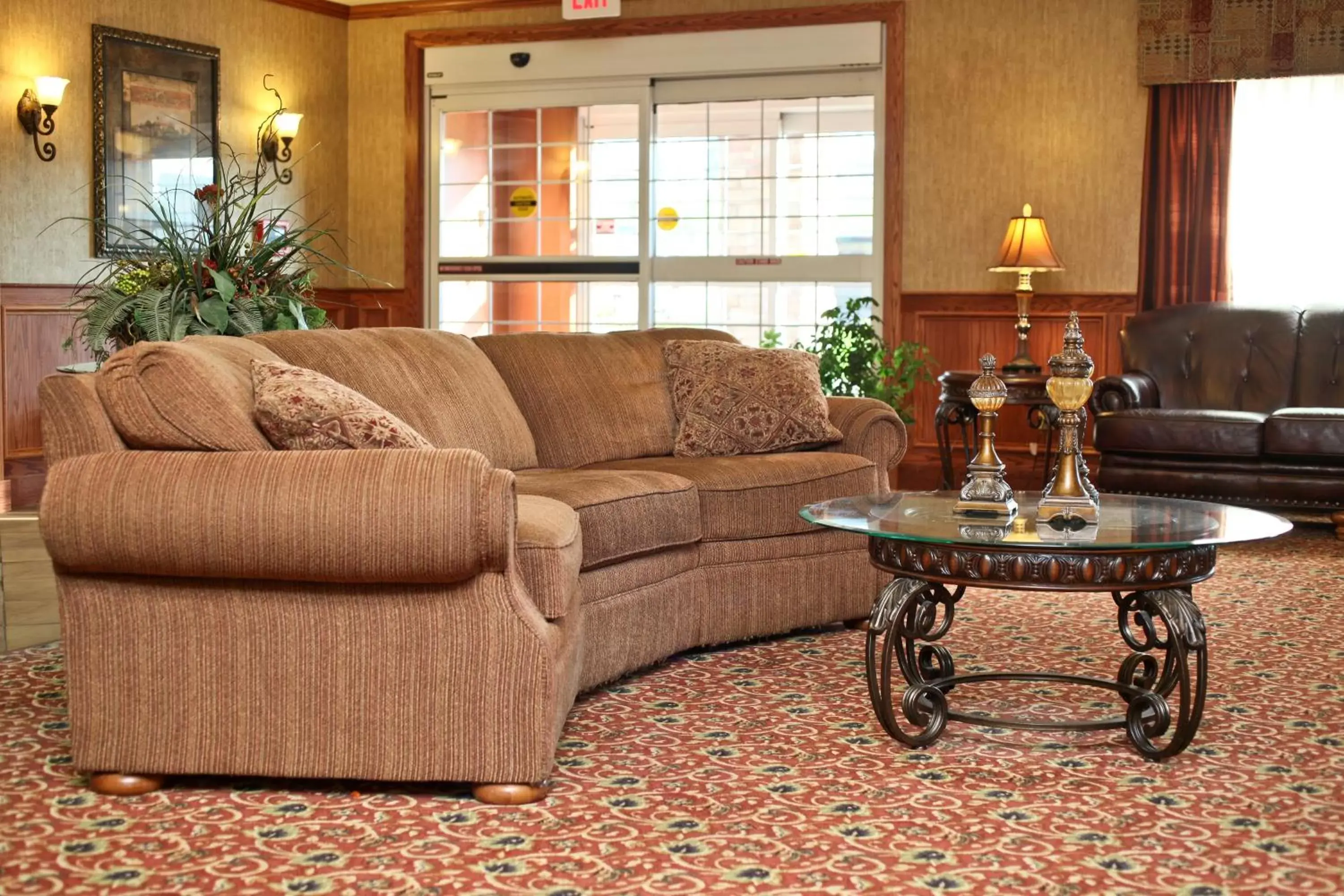 Lobby or reception, Seating Area in Best Western Plus Capital Inn