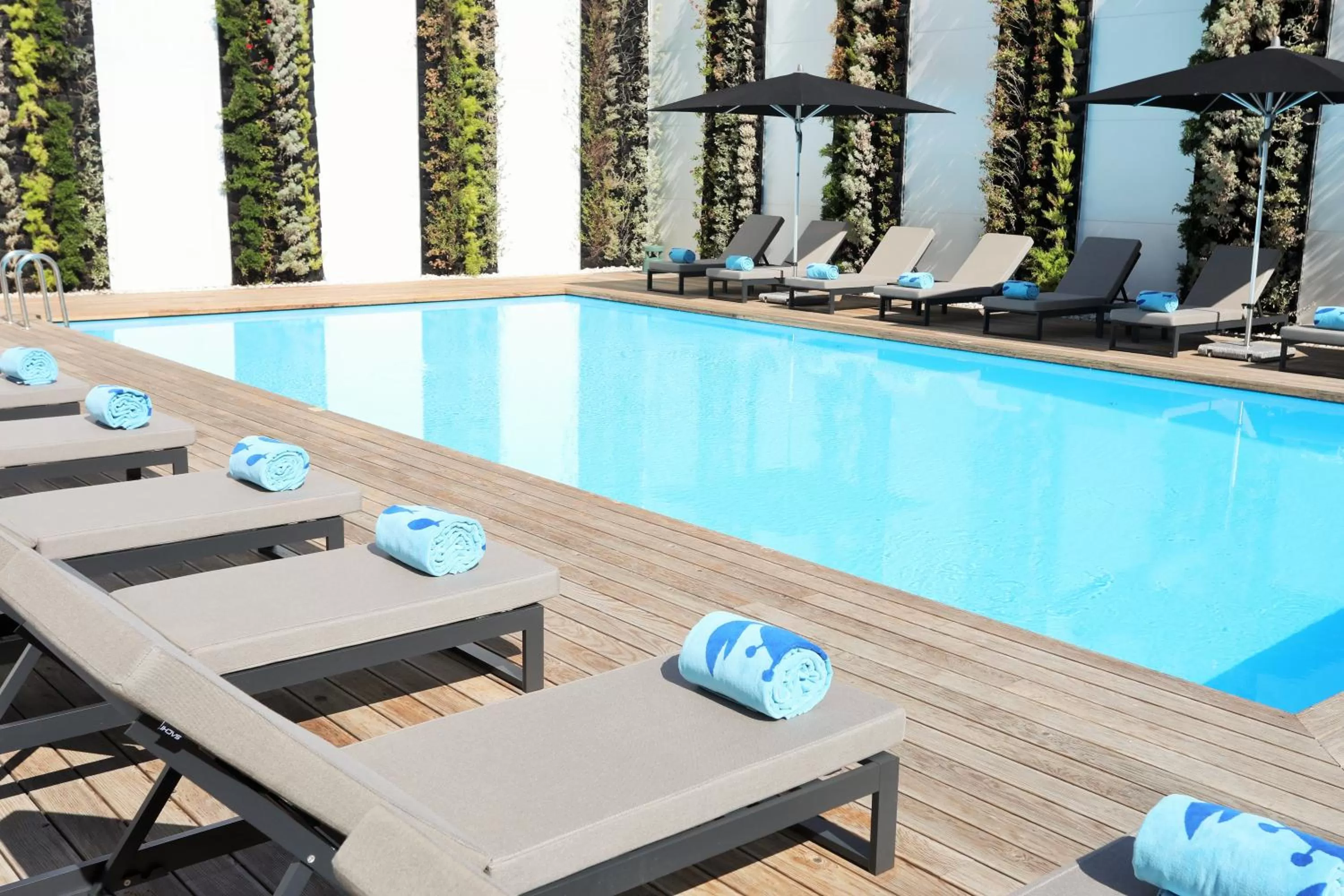 Swimming pool in Iberostar Selection Lisboa