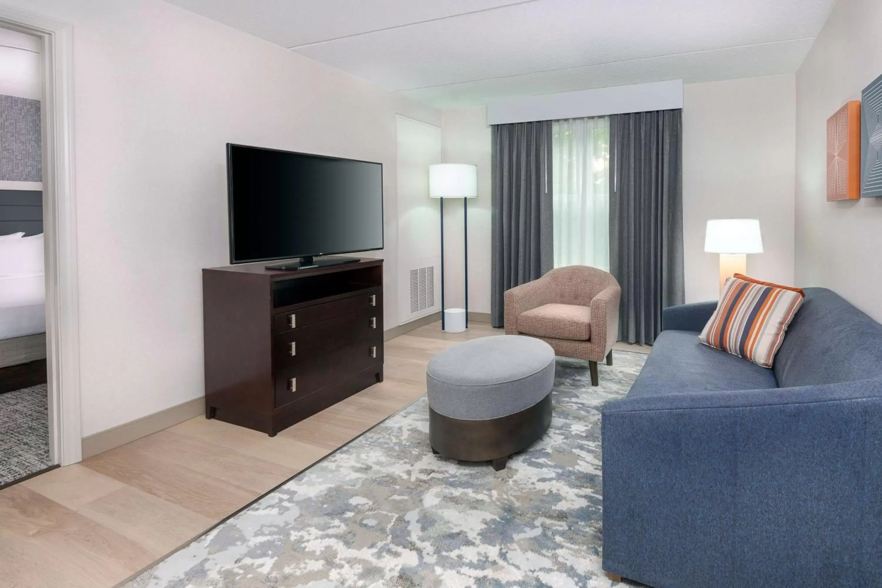 Living room, TV/Entertainment Center in Homewood Suites by Hilton Boston/Canton, MA