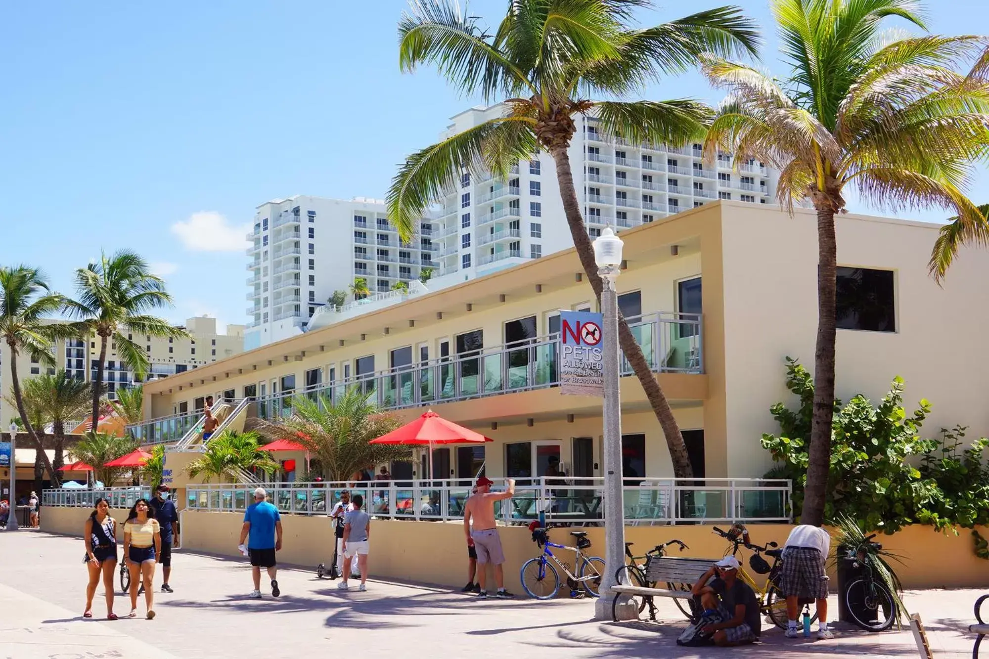 Property building in Diane Oceanfront Suites Property building in Diane Oceanfront Suites