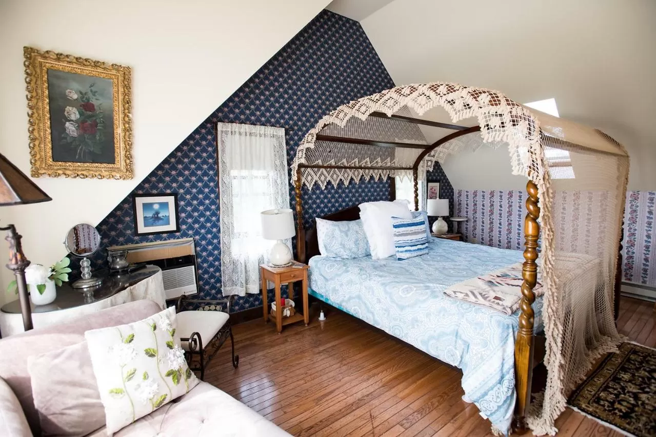 Bedroom, Bed in Gardenview Bed and Breakfast