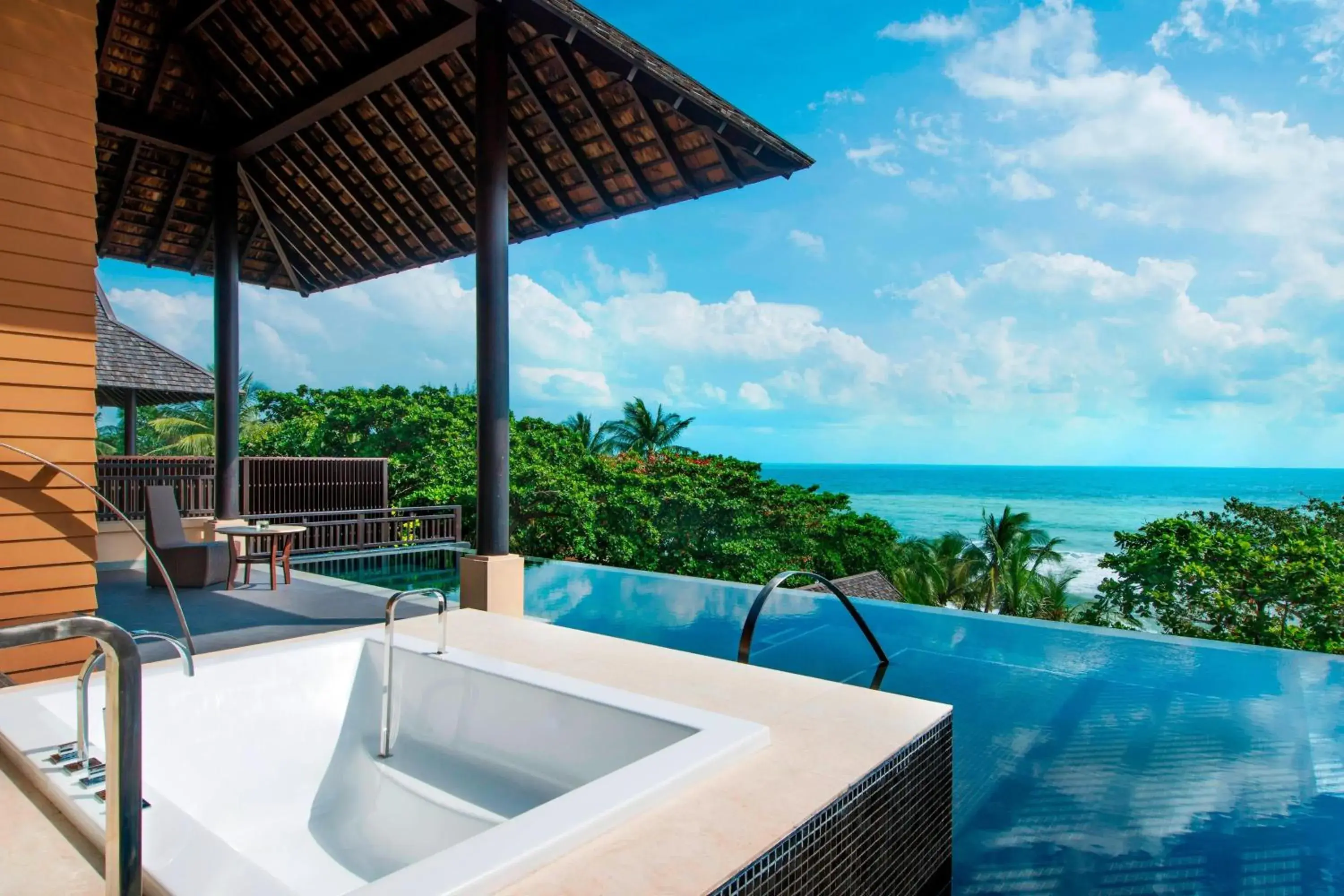 Swimming pool in Vana Belle, A Luxury Collection Resort, Koh Samui