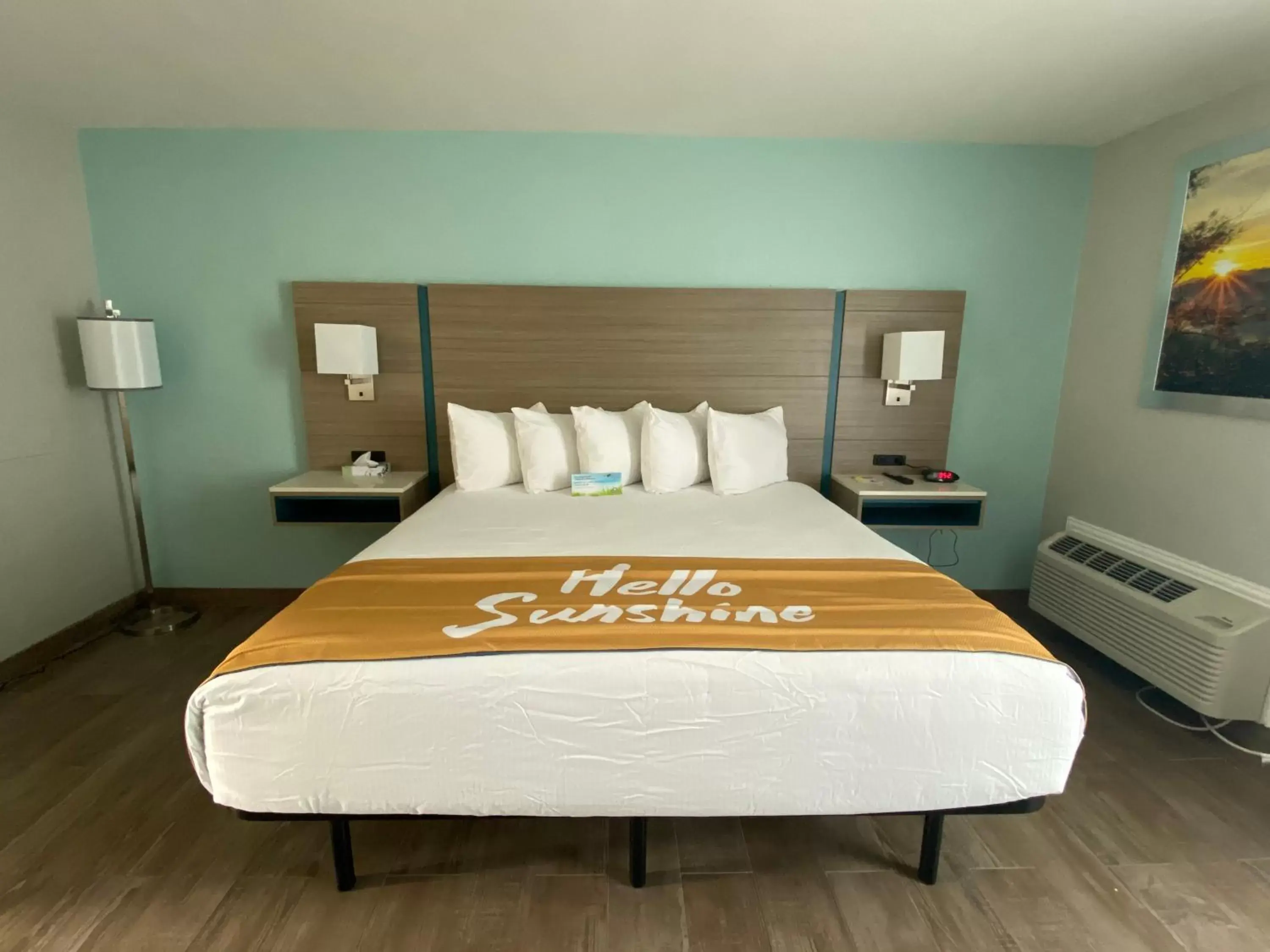 Bed in Days Inn by Wyndham Rockport Texas Bed in Days Inn by Wyndham Rockport Texas