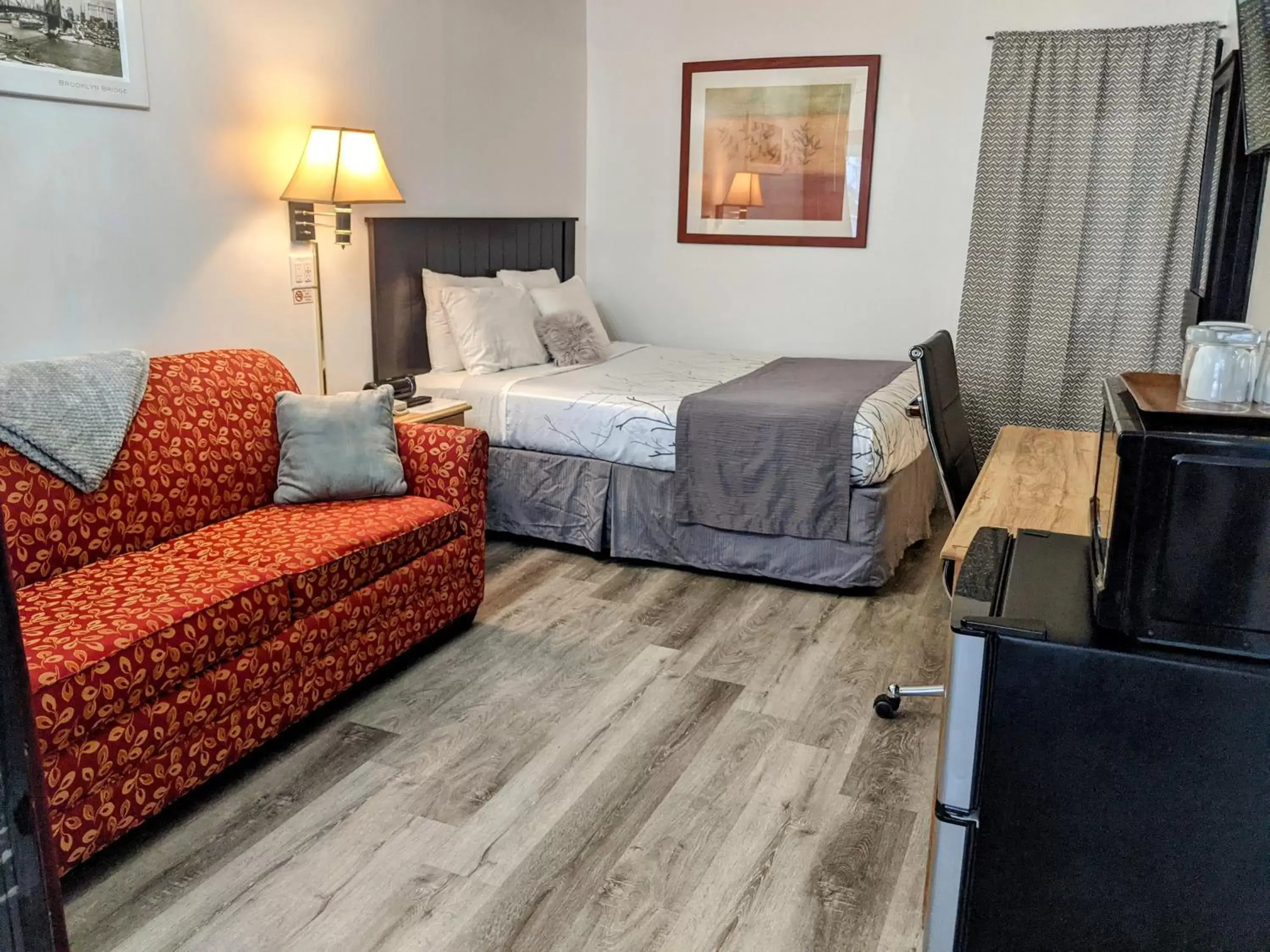 Photo of the whole room, Bed in Skyview Motel - Prairie du Sac