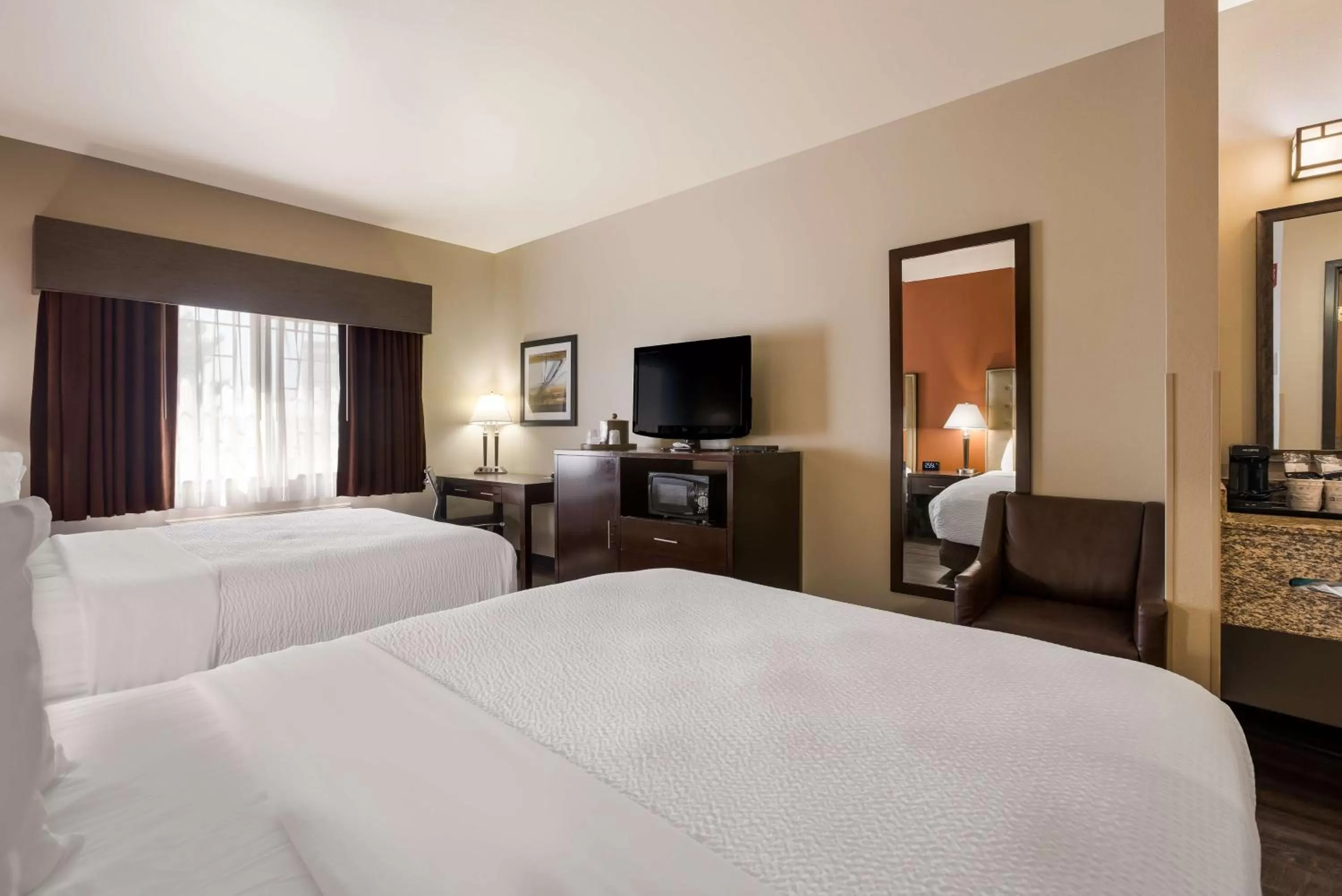 Bedroom, Bed in Best Western Northwest Lodge