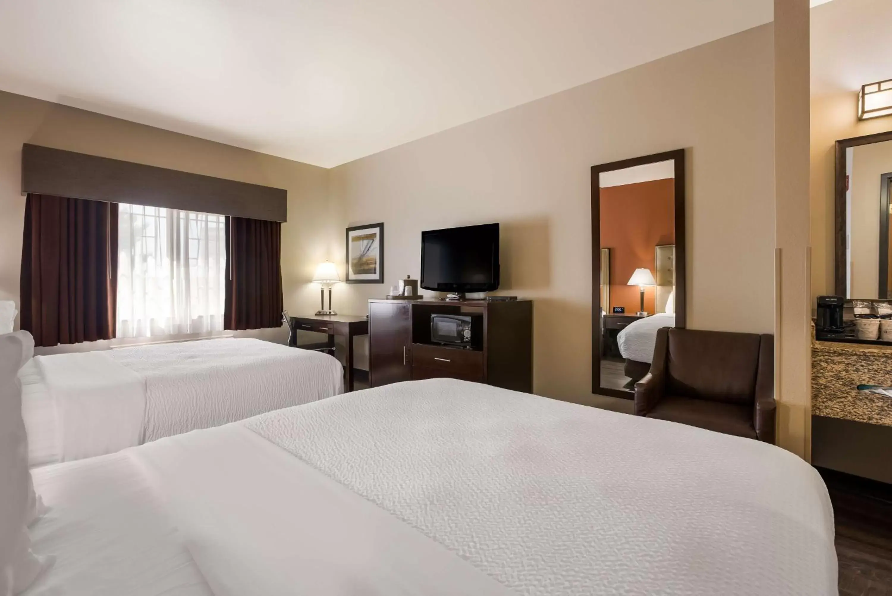 Bedroom, Bed in Best Western Northwest Lodge Bedroom, Bed in Best Western Northwest Lodge