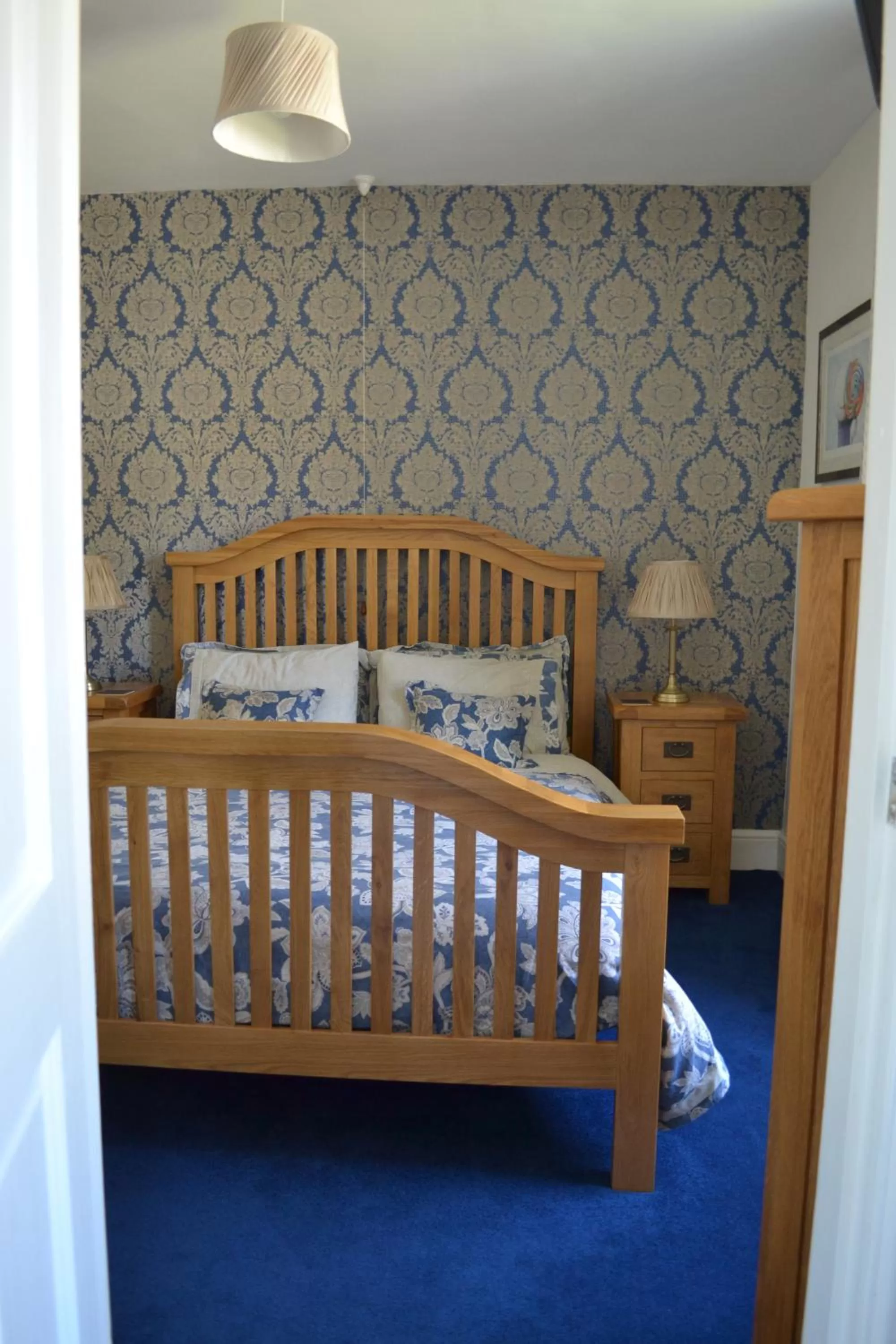 Property building, Bed in Coed-y-Fron