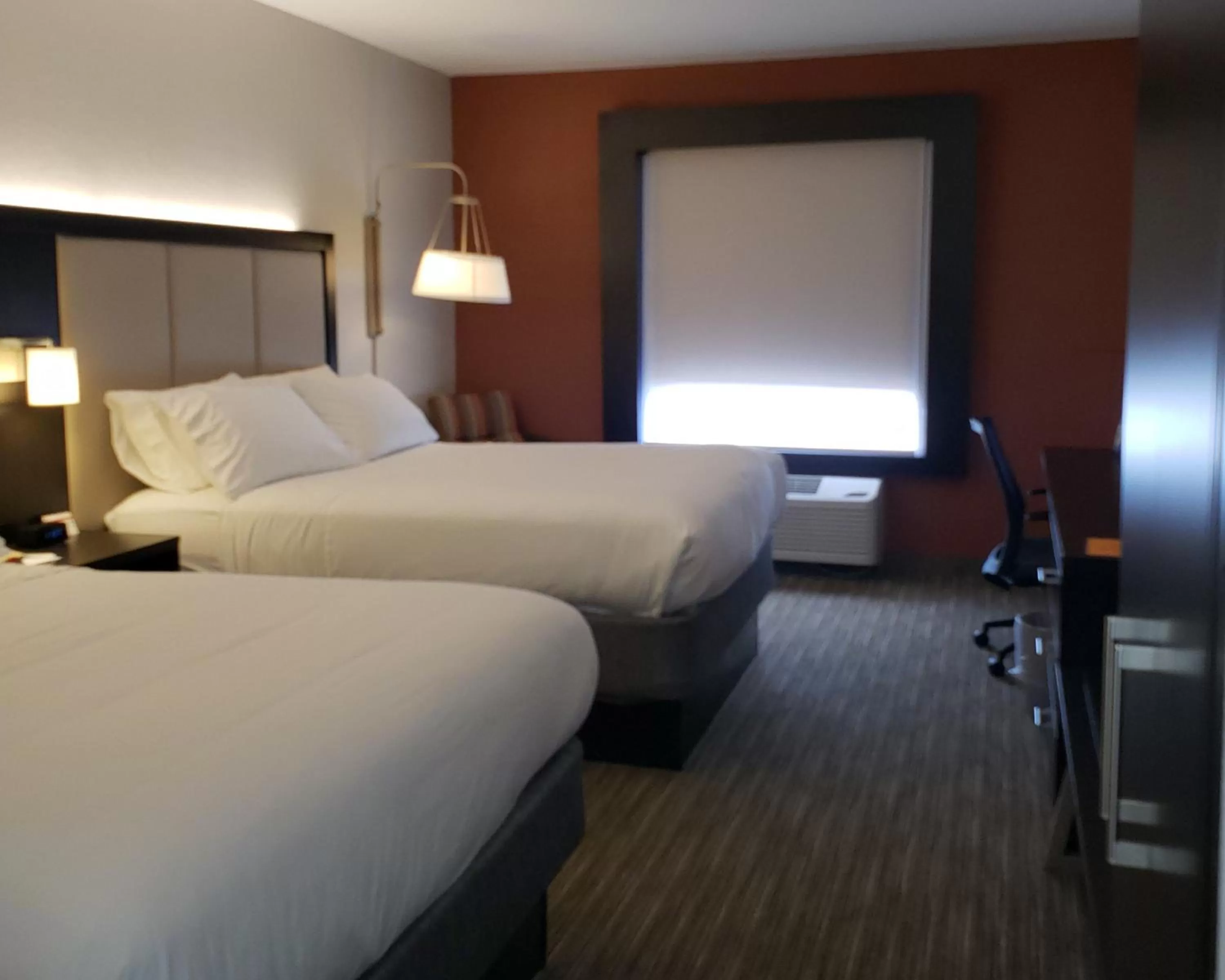 Photo of the whole room, Bed in Holiday Inn Express Lake Okeechobee by IHG