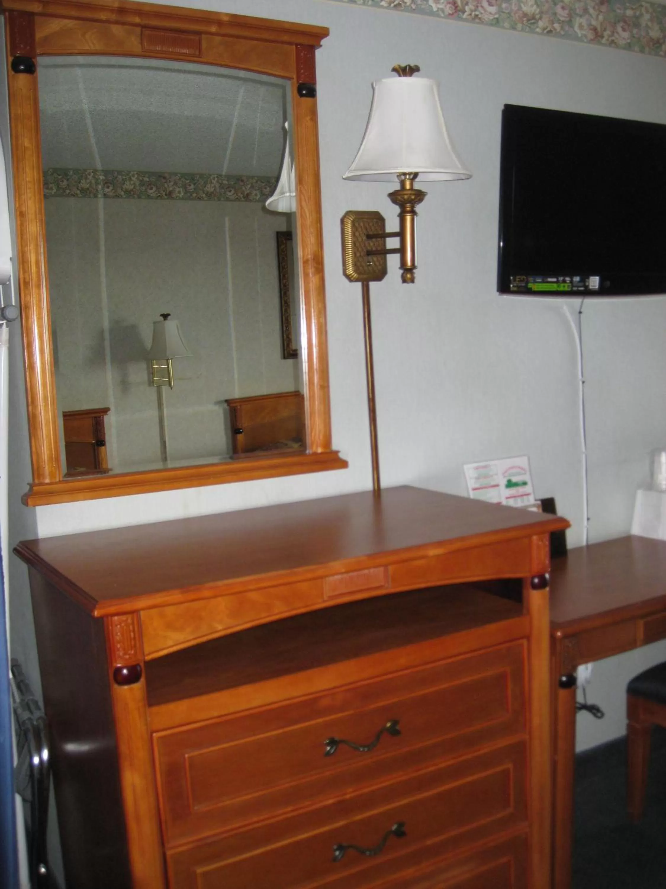 Queen Room with Two Queen Beds - Non-Smoking in super 8 inglewood