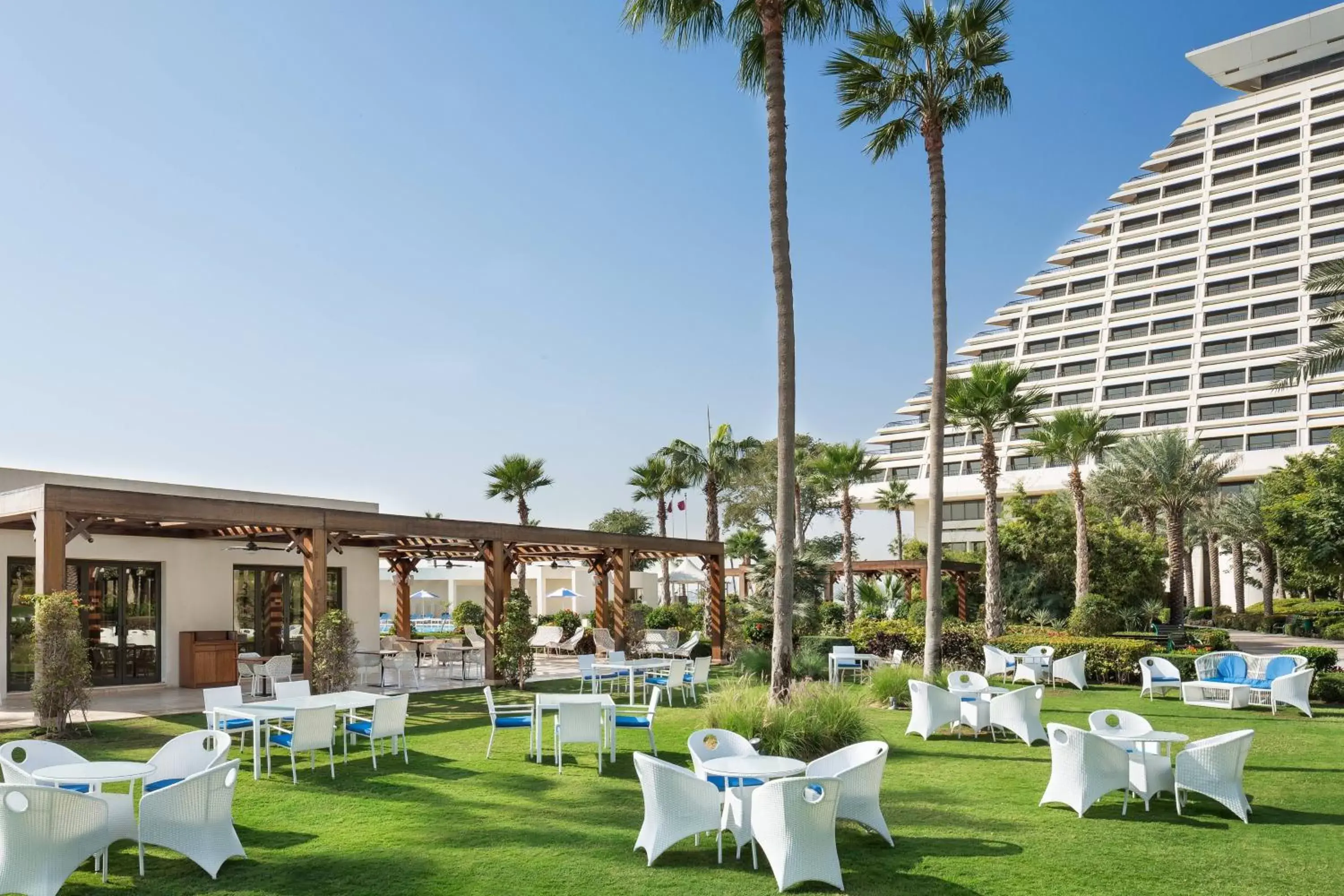 Swimming pool, Banquet Facilities in Sheraton Grand Doha Resort & Convention Hotel