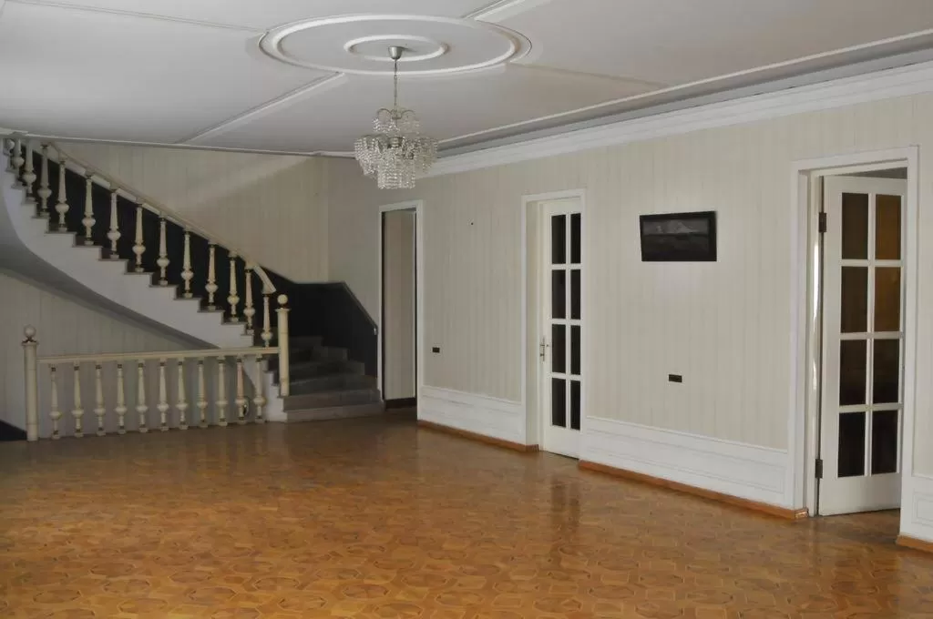 Seating area in Royal Boutique Hotel on Kievyan