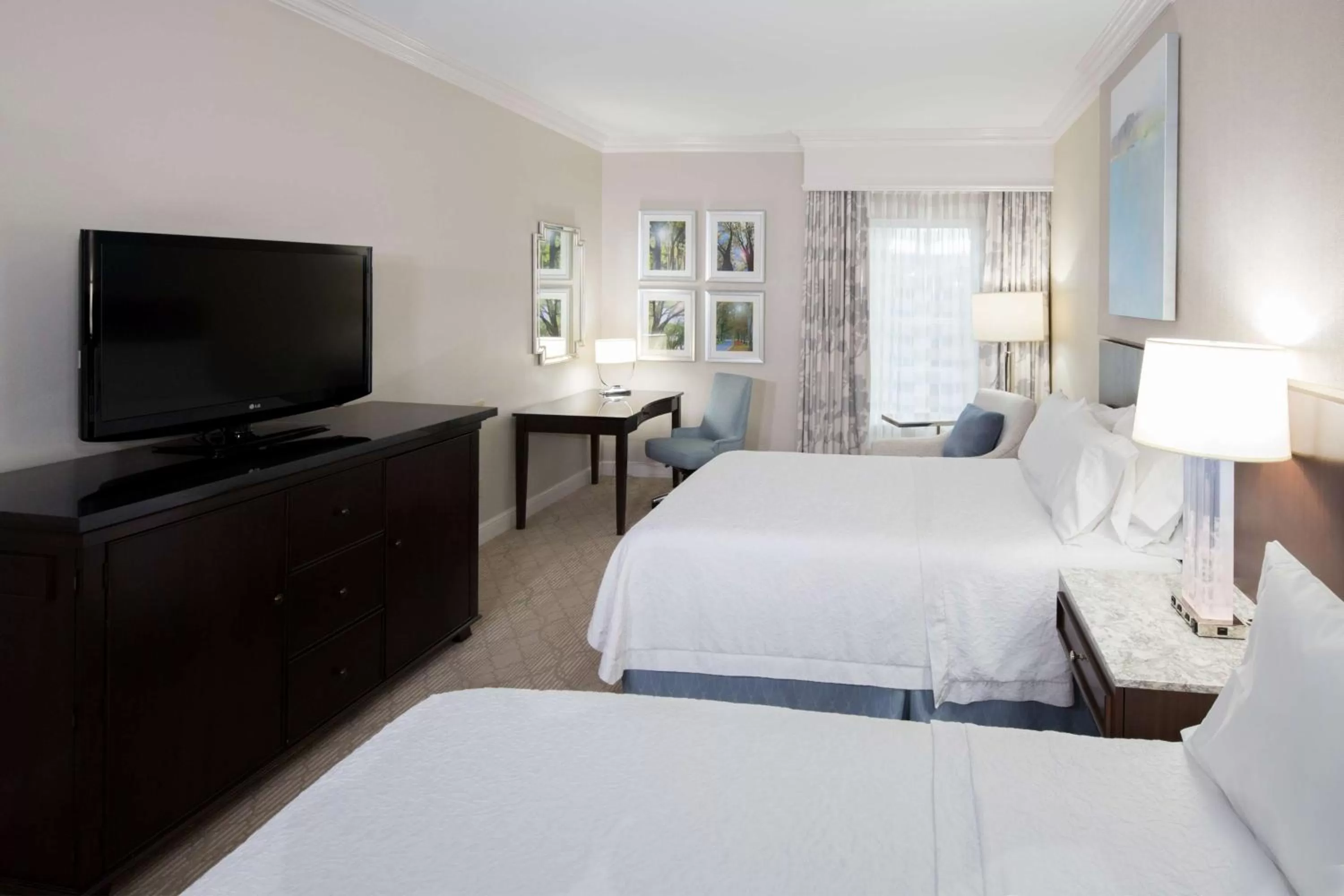 TV and multimedia, Bed in Hampton Inn & Suites South Park at Phillips Place