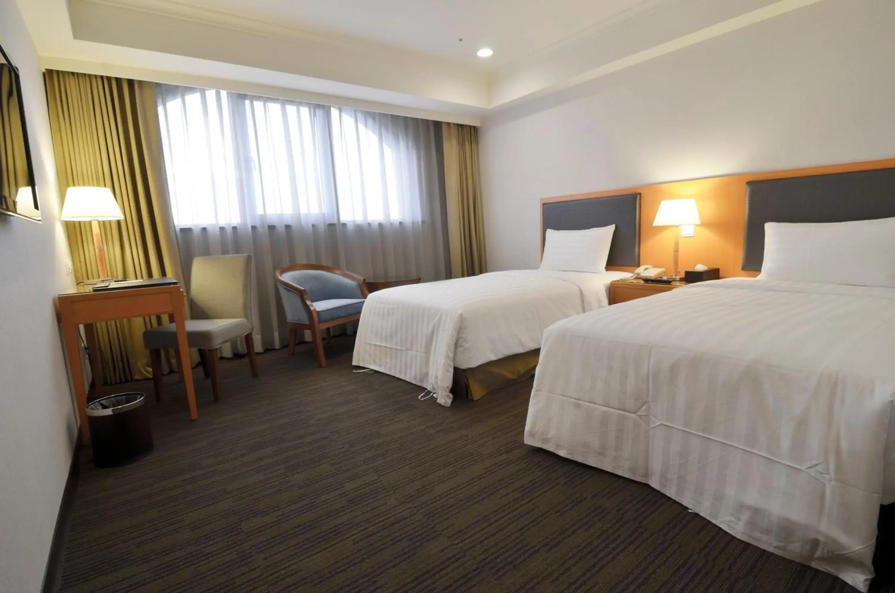 Photo of the whole room, Bed in Fu Ward Hotel Tainan