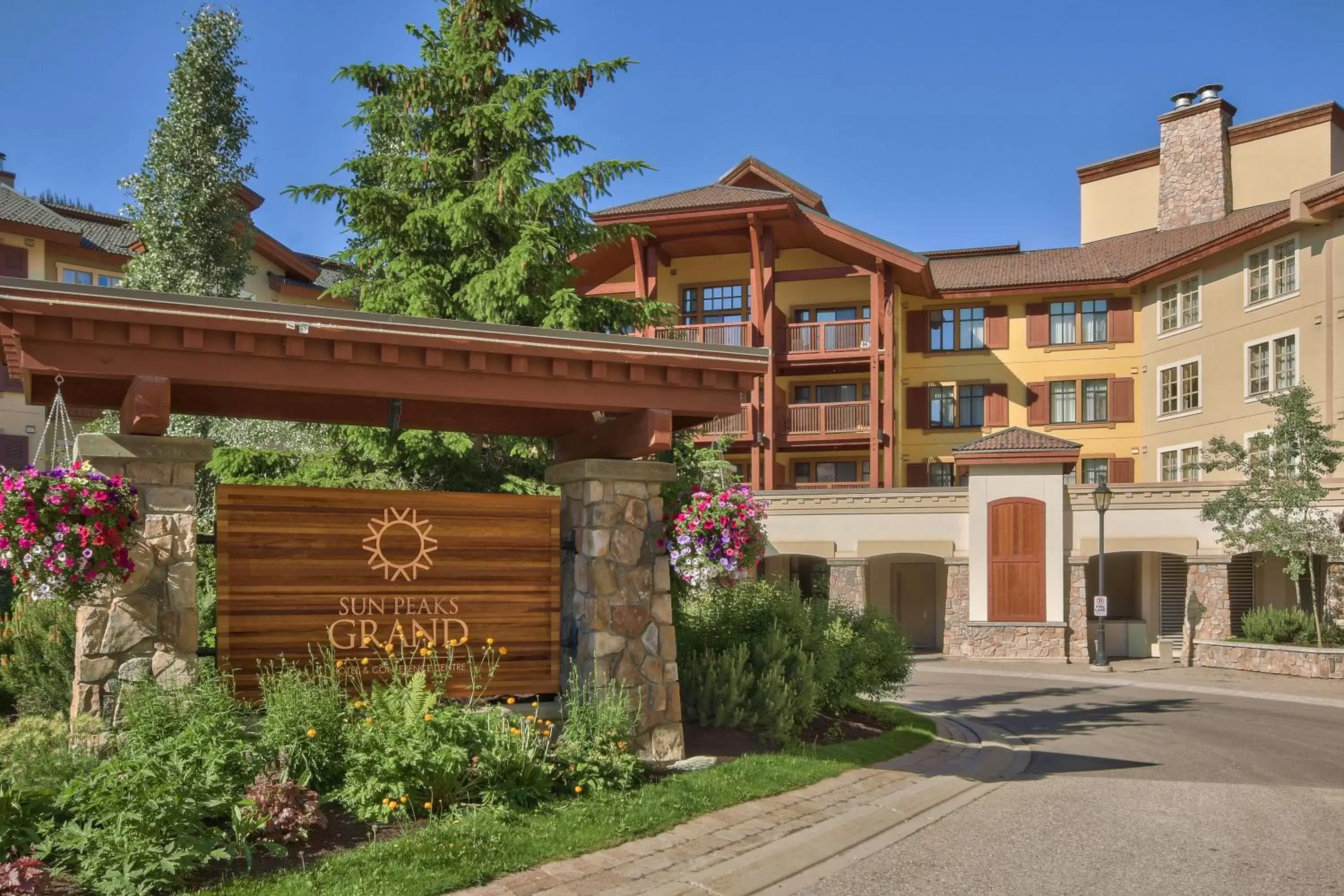 Facade/entrance, Property Building in Sun Peaks Grand Hotel & Conference Centre